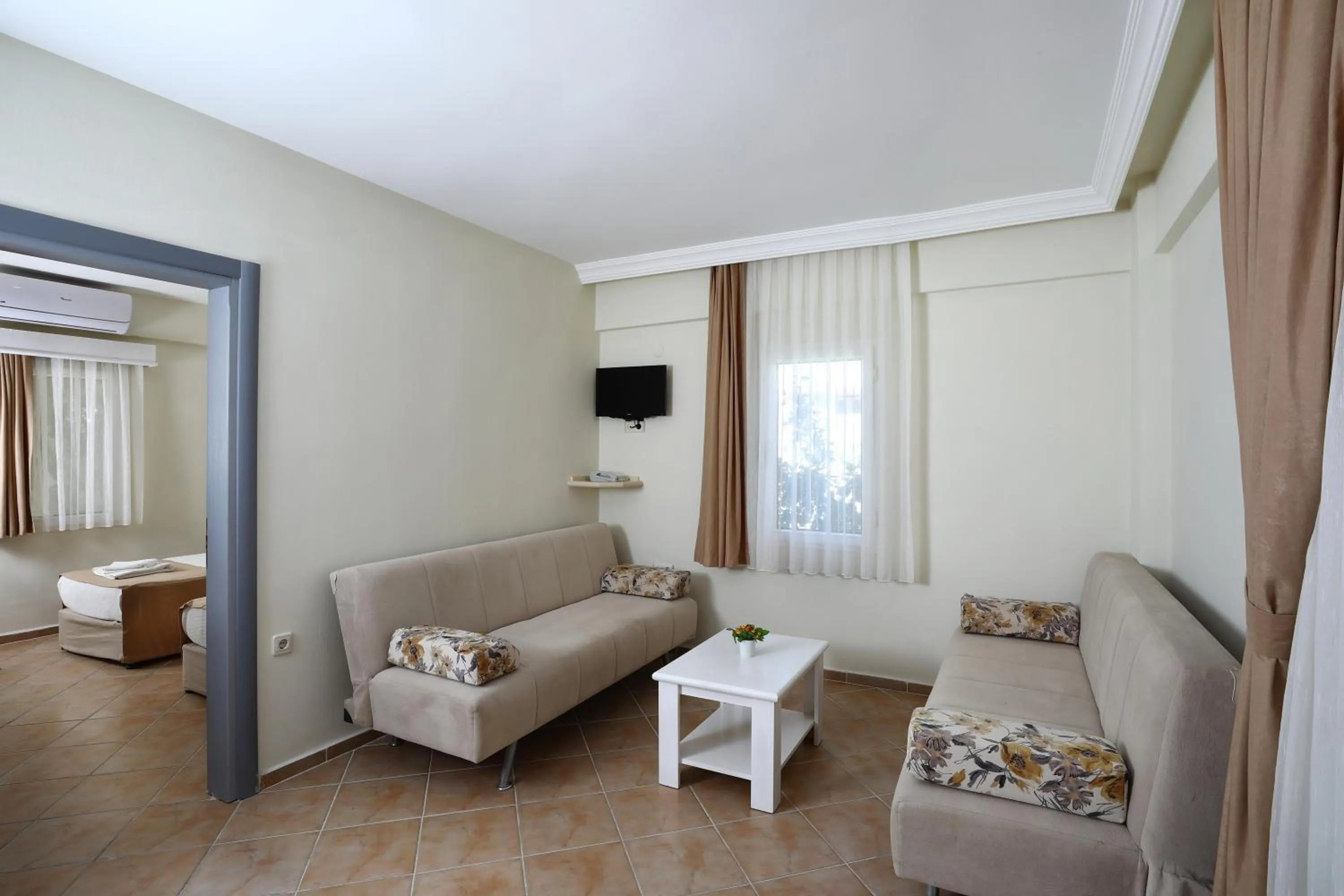 Living room in Summer Garden Suites Beach Hotel