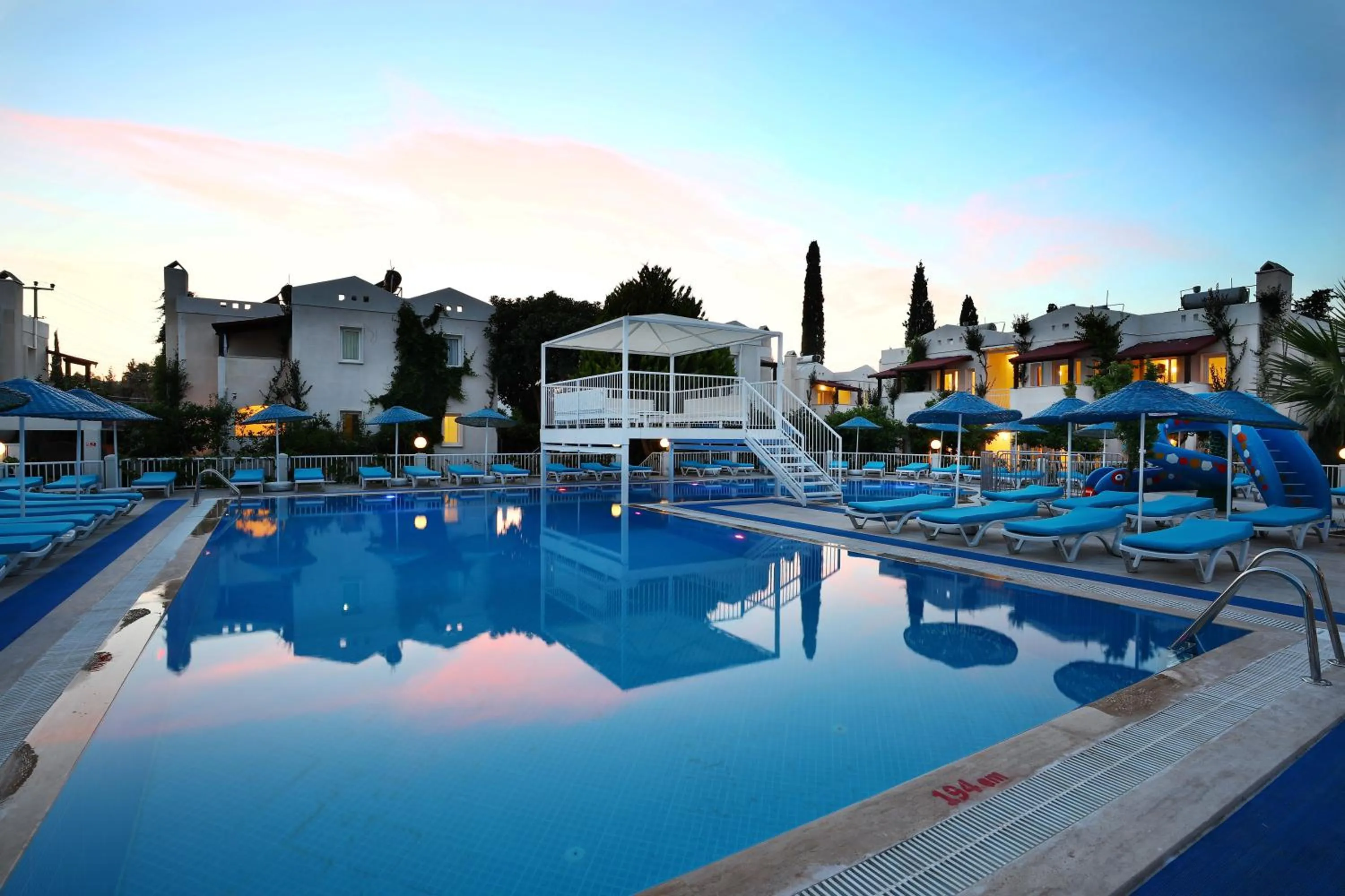 Pool view in Summer Garden Suites Beach Hotel