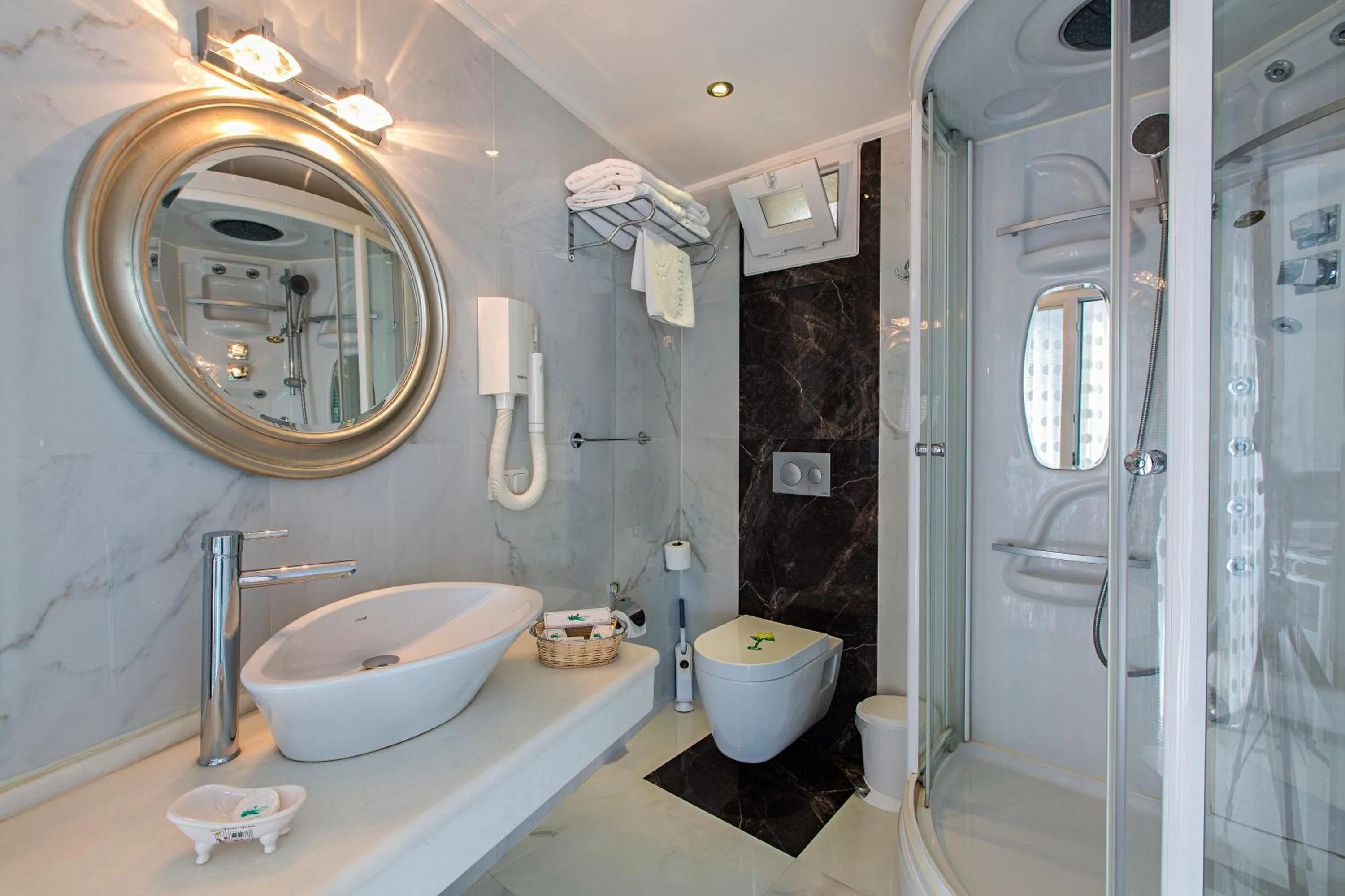 Bathroom in Ata Park Hotel