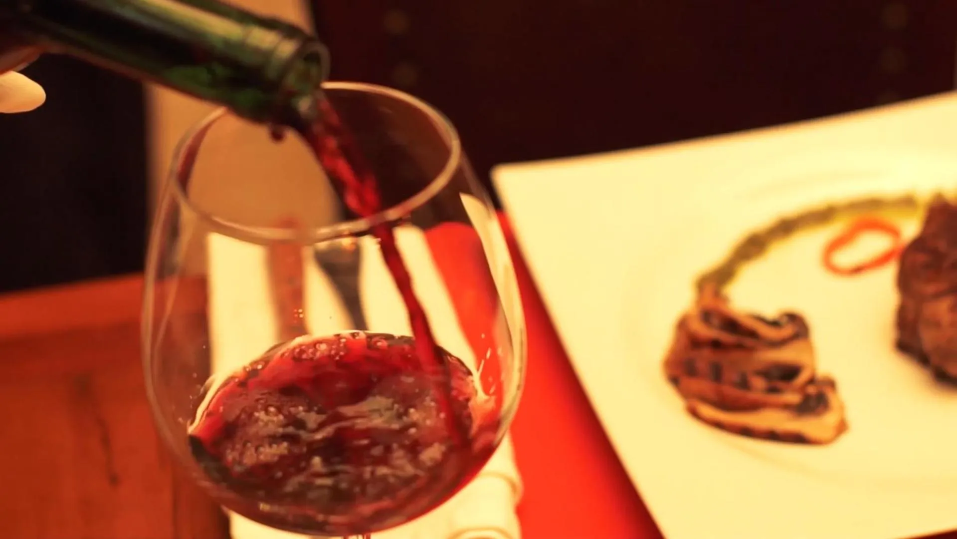 Entertainment in Ata Park Hotel