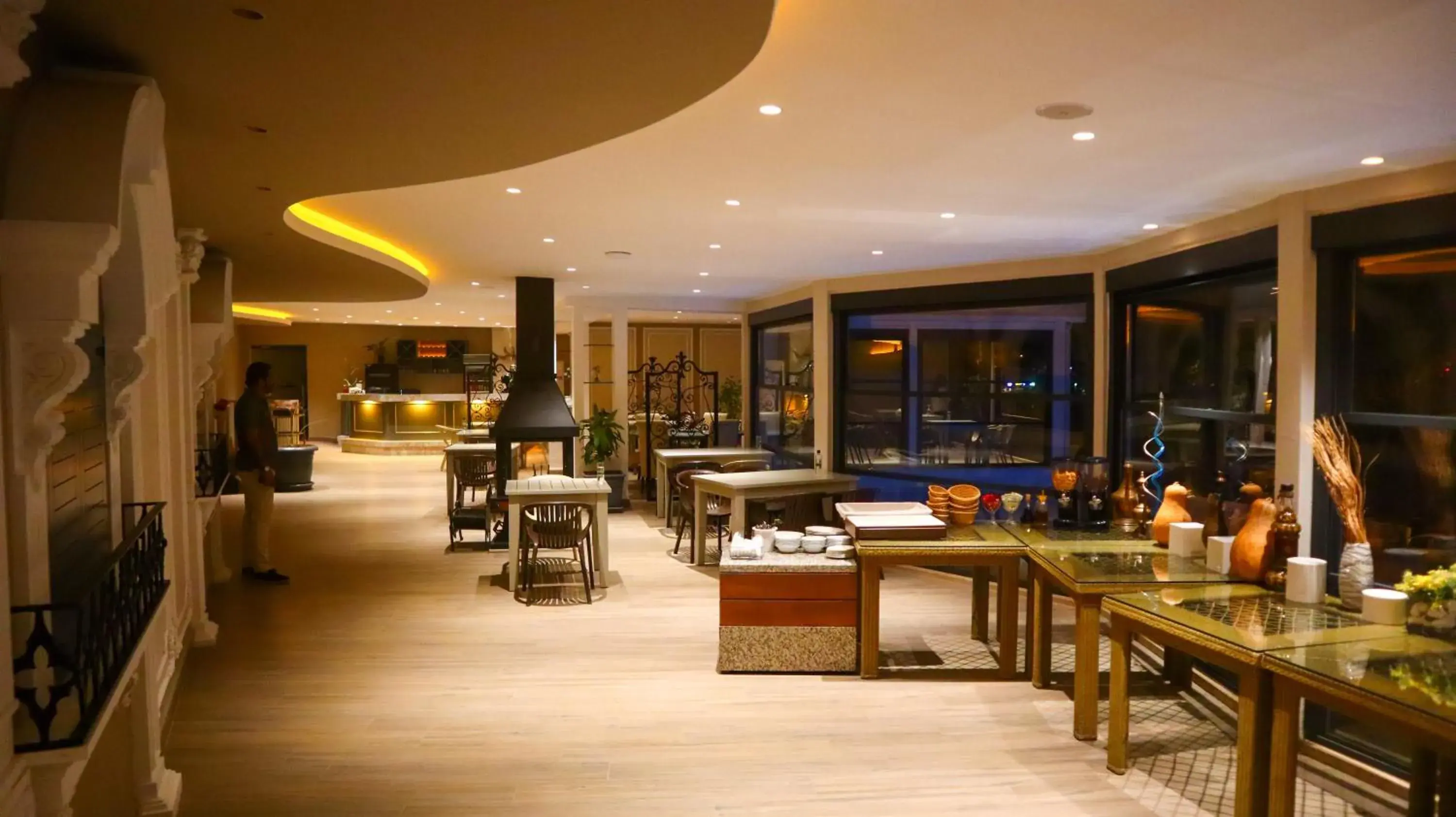 Restaurant/places to eat in Ata Park Hotel Restaurant/places to eat in Ata Park Hotel