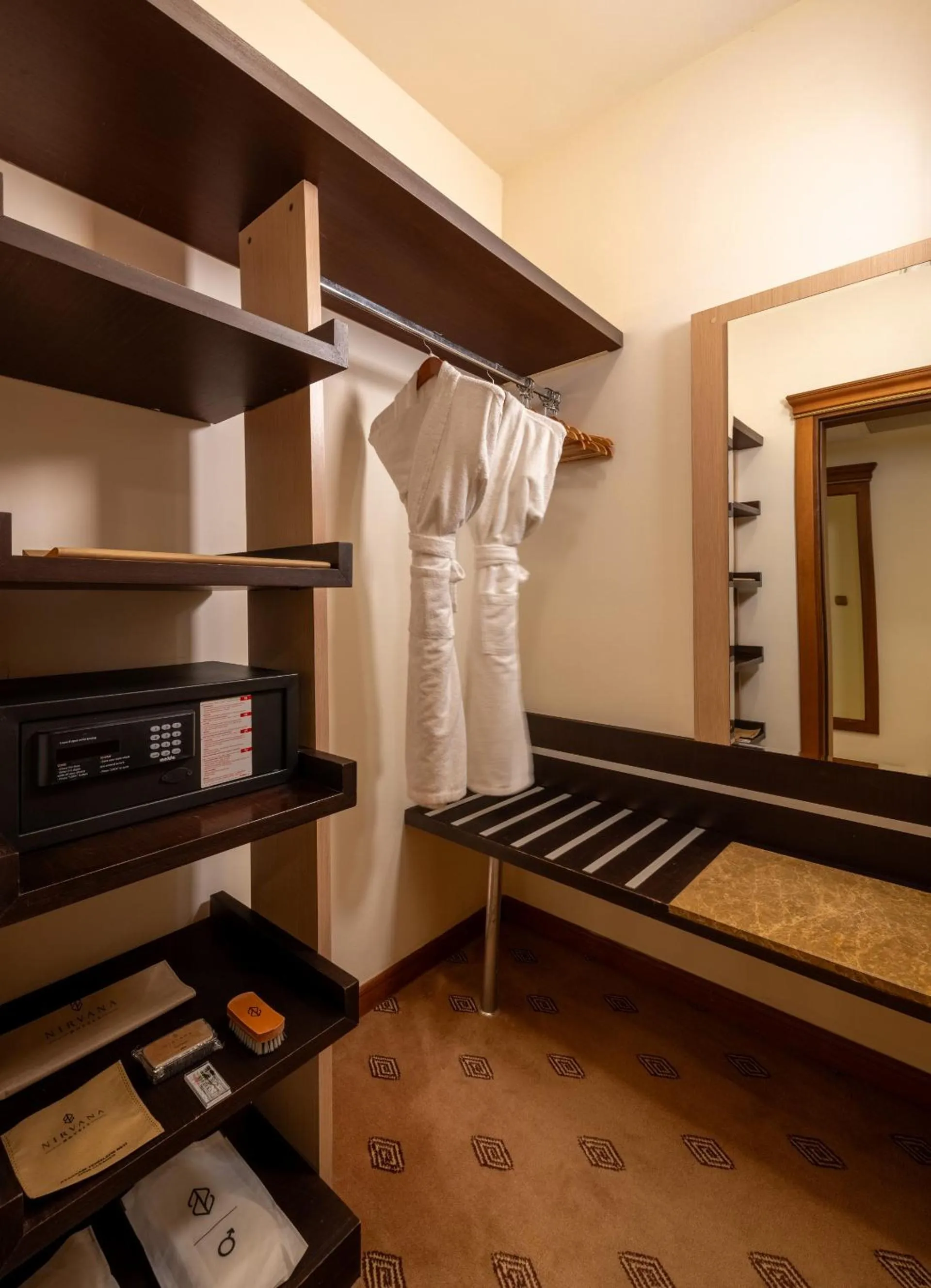 wardrobe in Nirvana Dolce Vita - Ultra All Inclusive