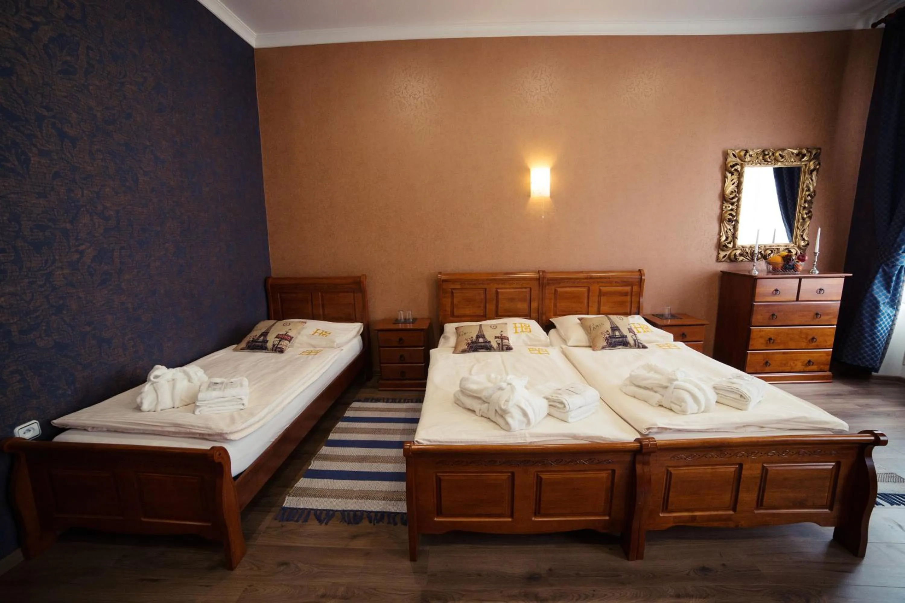 Photo of the whole room, Bed in Hotel Bristol