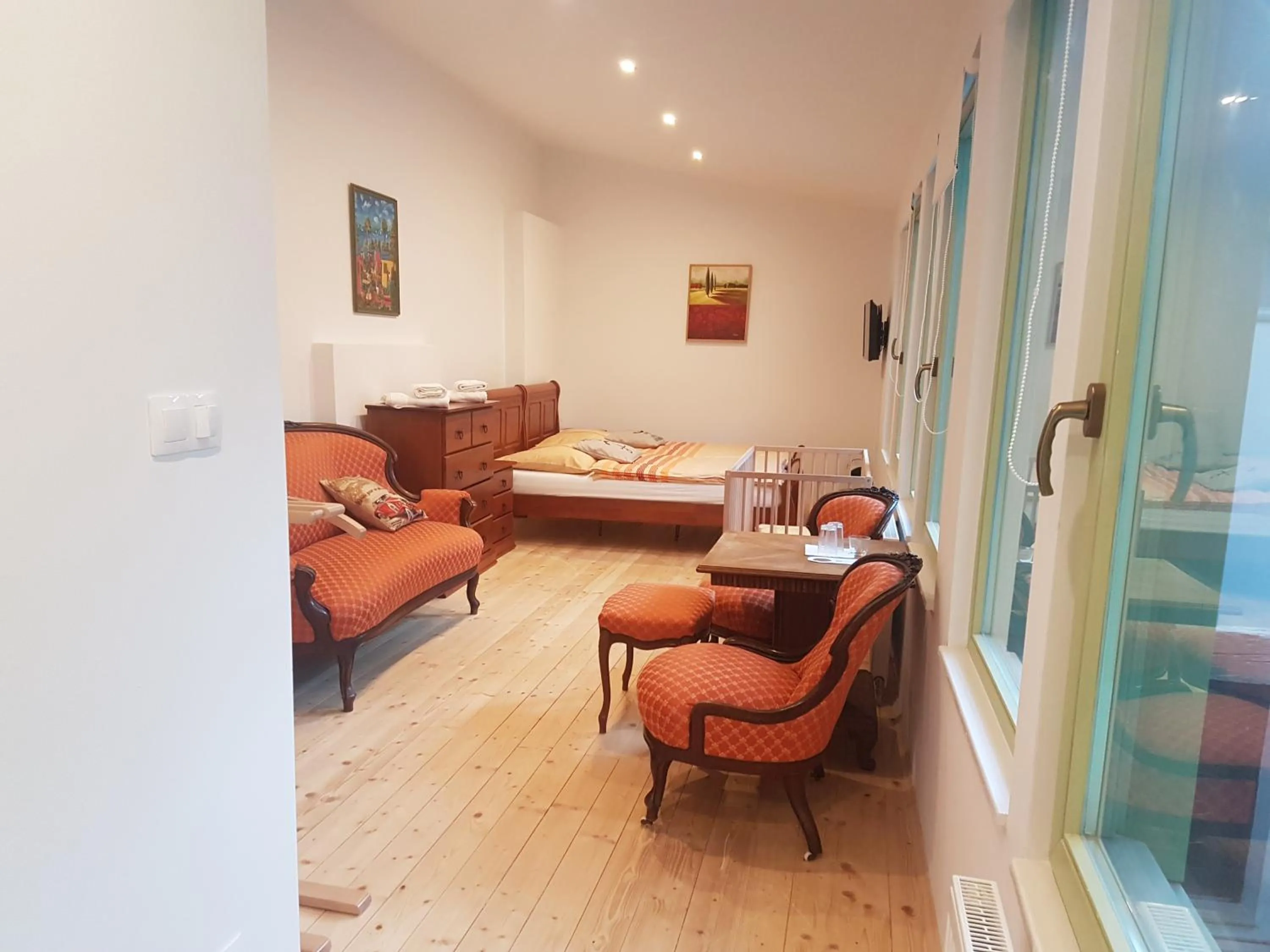 Photo of the whole room in Hotel Bristol