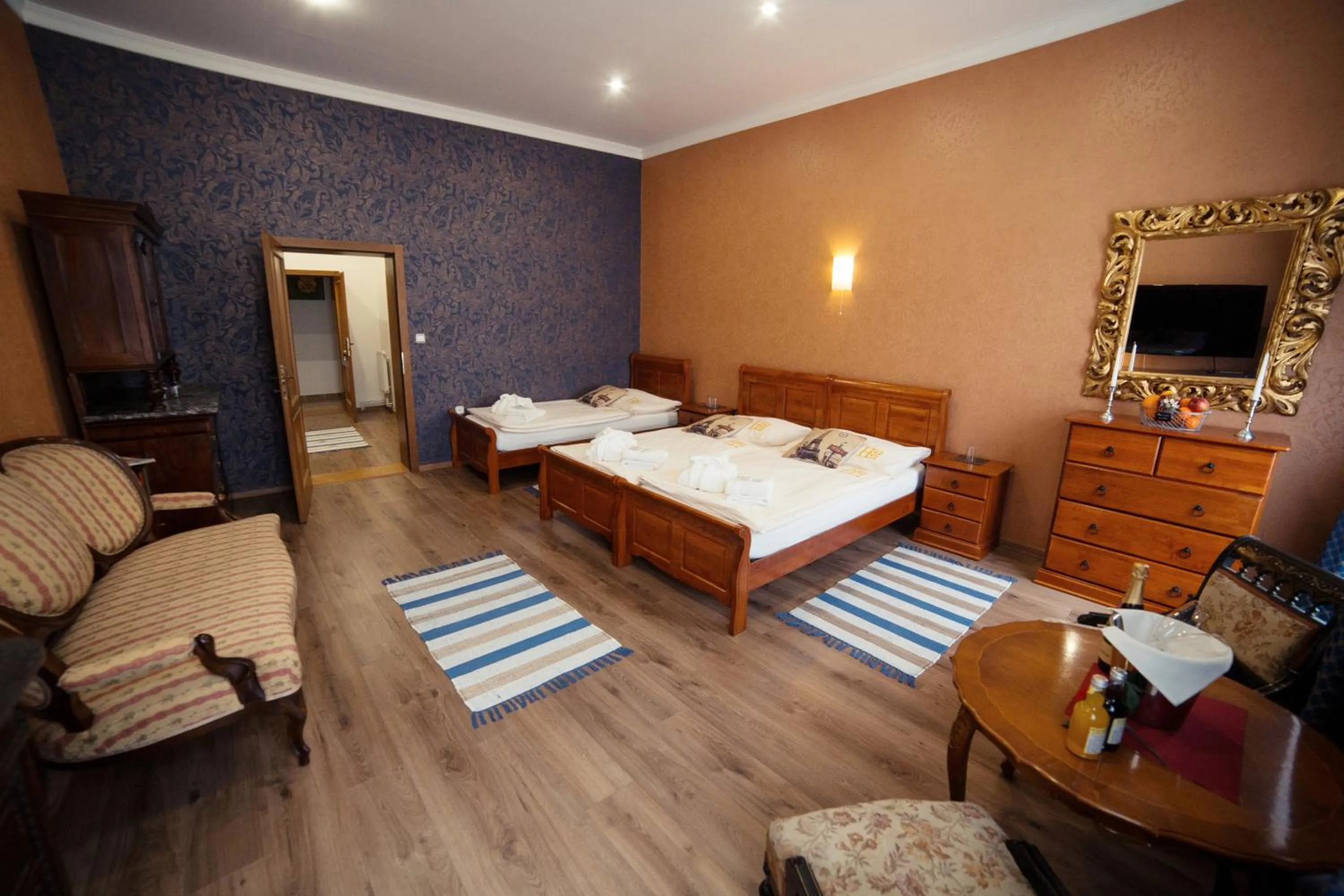 Photo of the whole room, Bed in Hotel Bristol