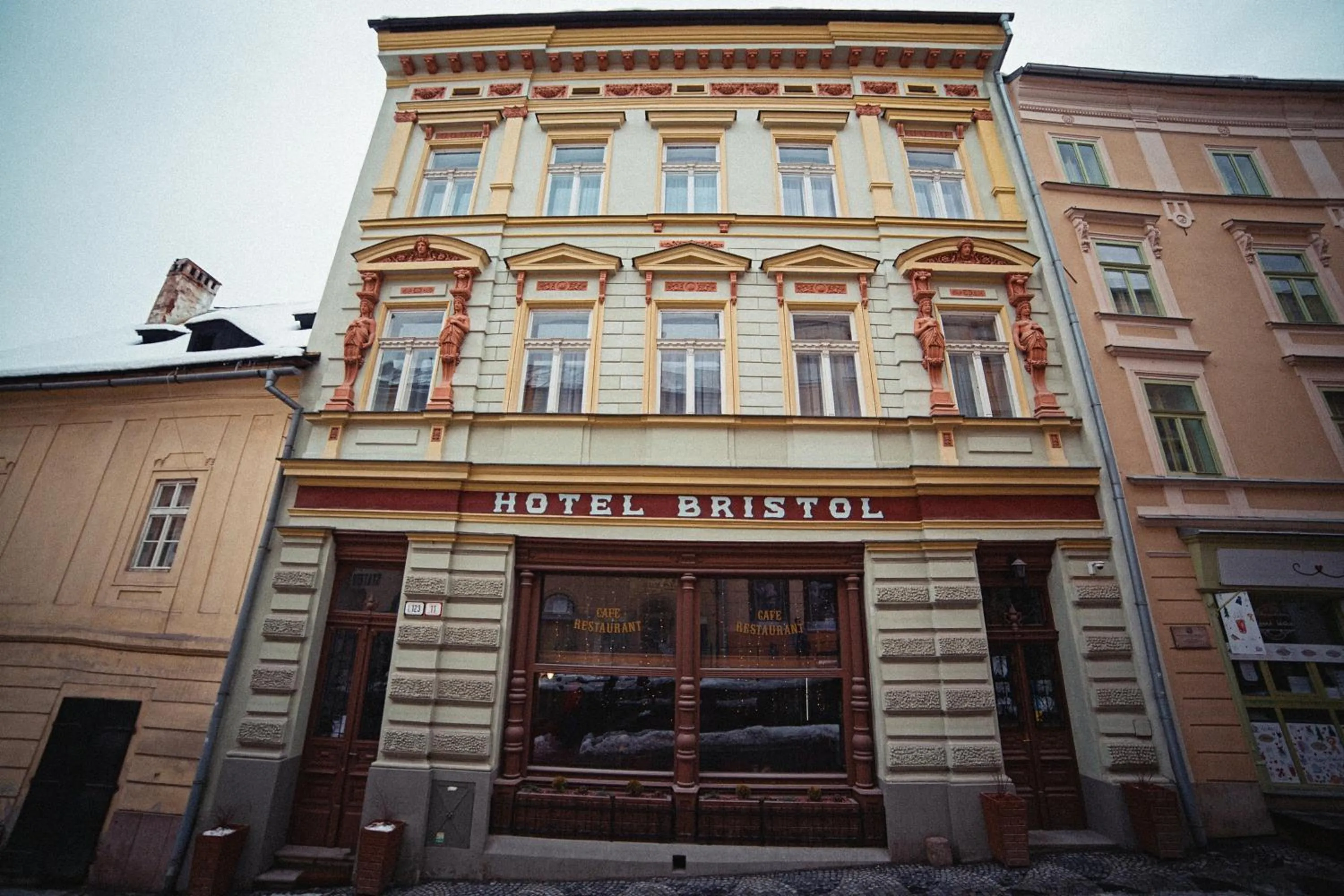 Facade/entrance in Hotel Bristol