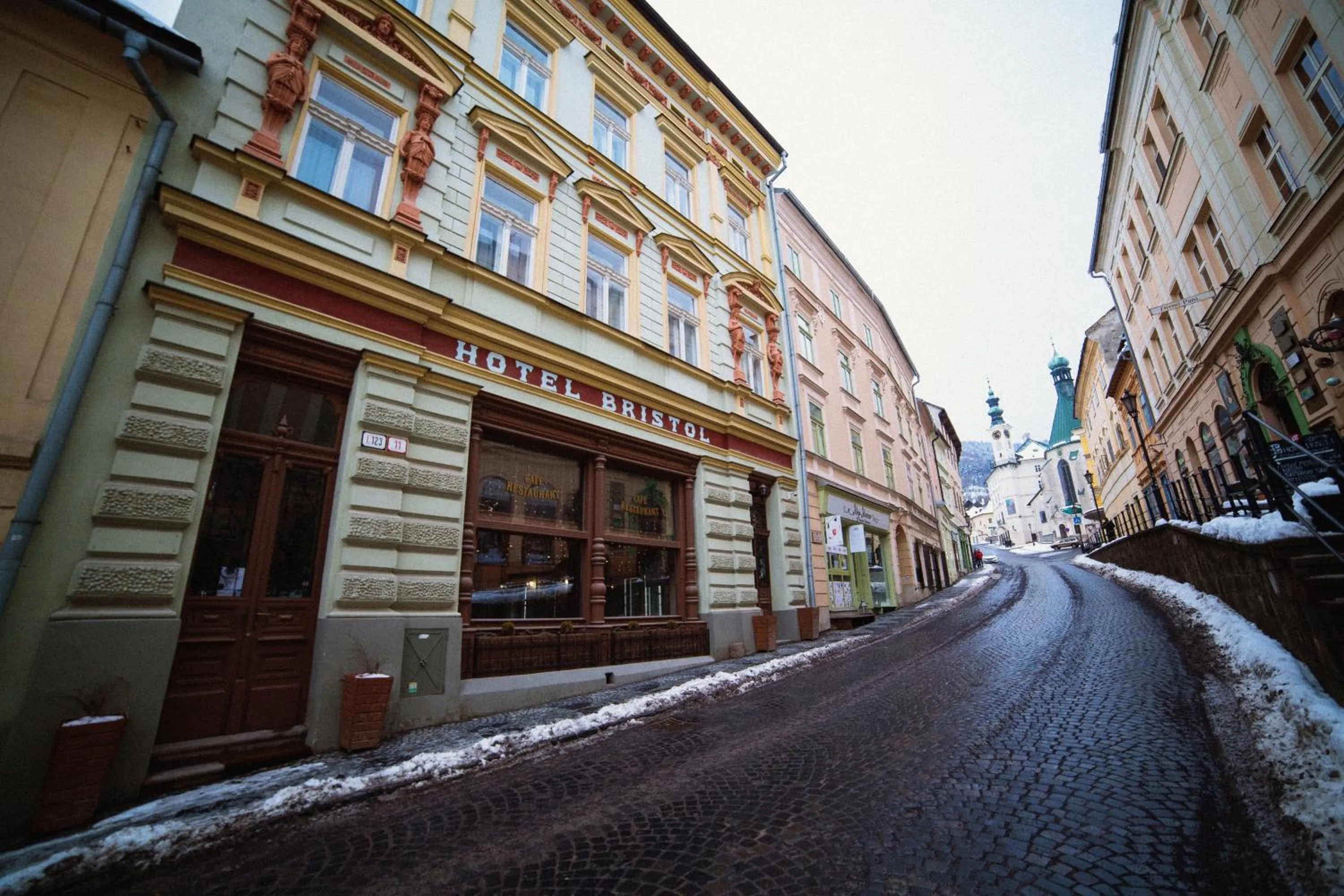 Facade/entrance in Hotel Bristol