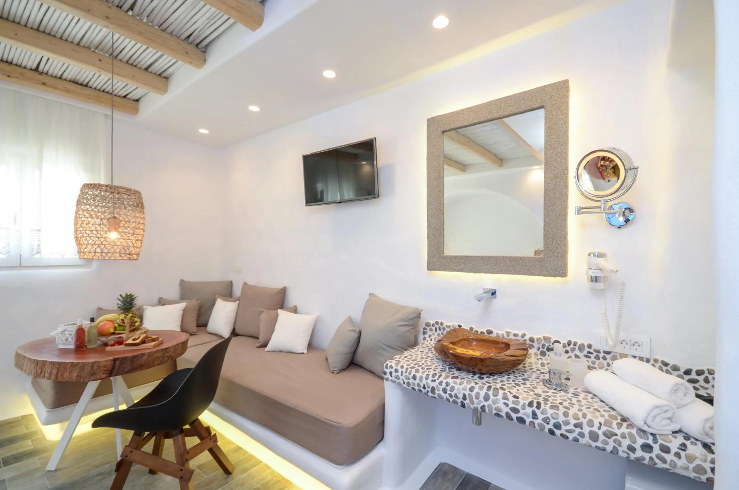 Decorative detail in Naxos Island Escape Suites