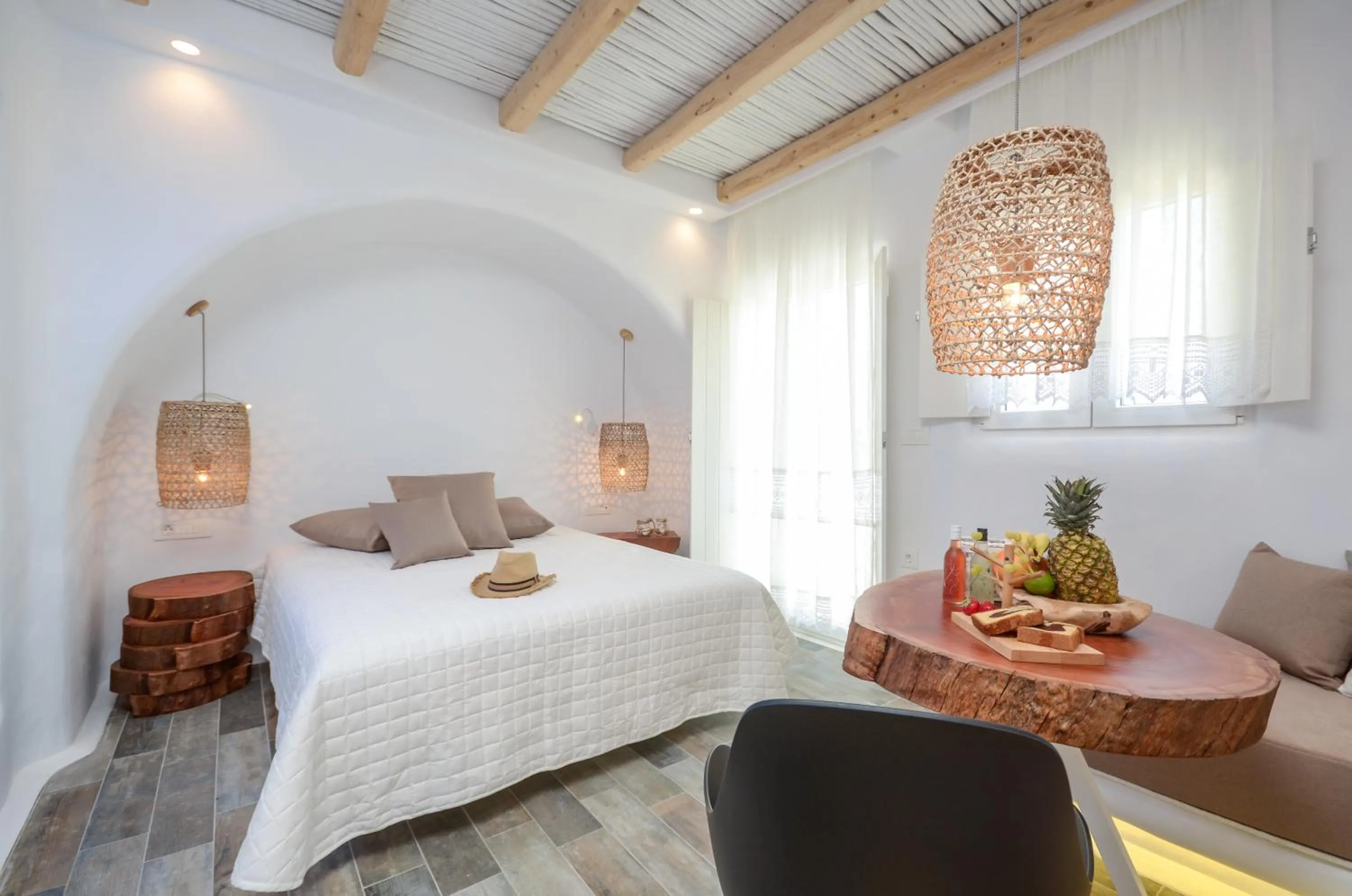 Photo of the whole room, Bed in Naxos Island Escape Suites