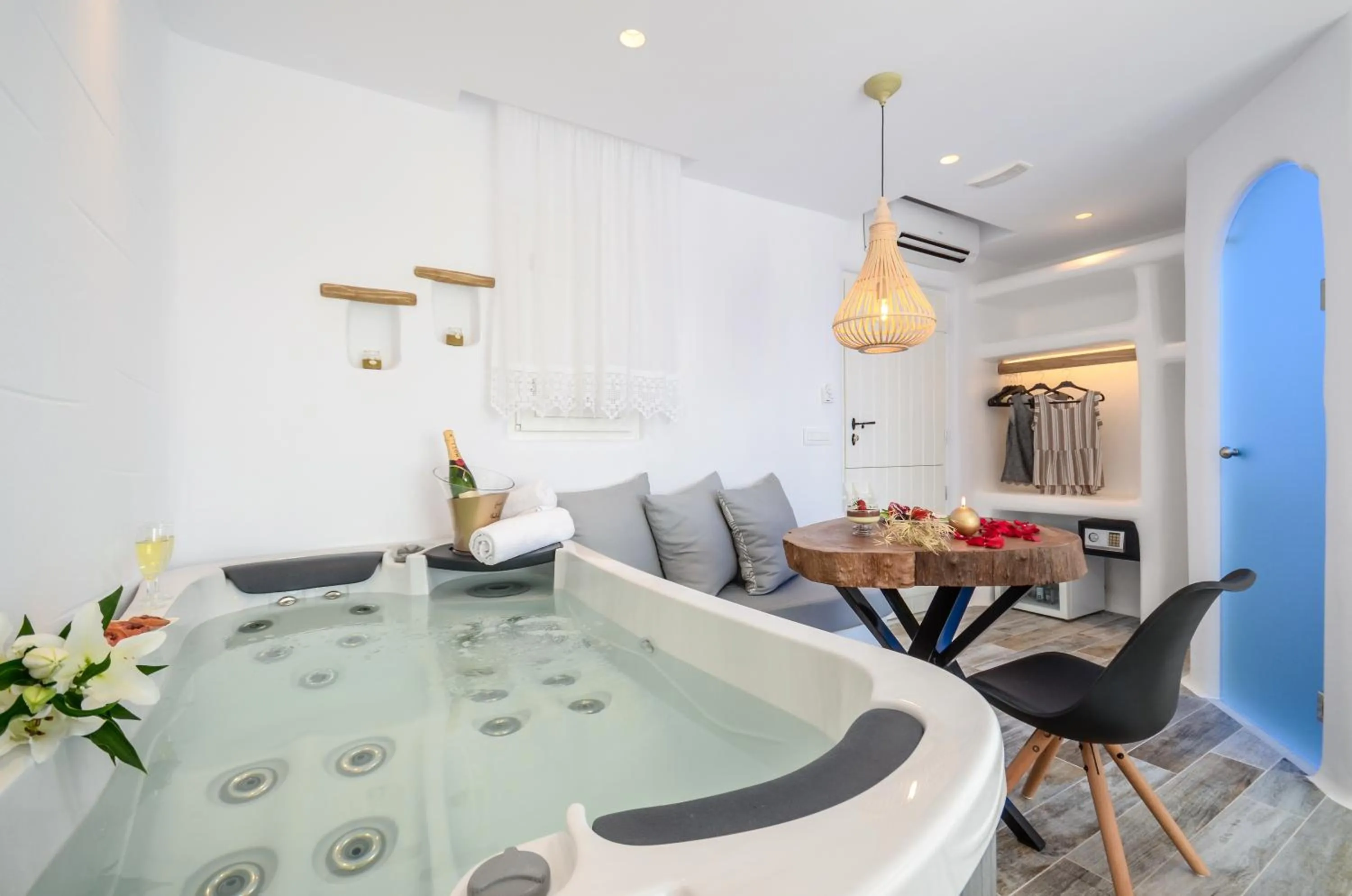 Naxos Island Escape Suites