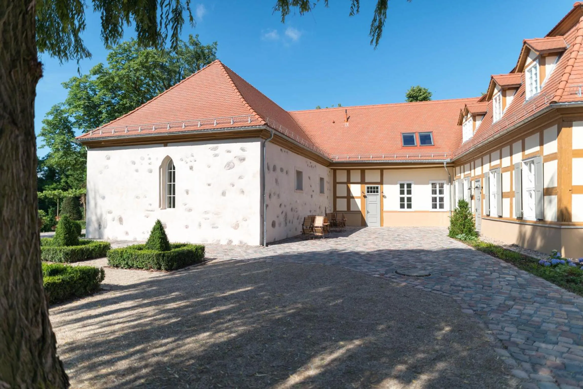 Property building in Schloss Beuchow