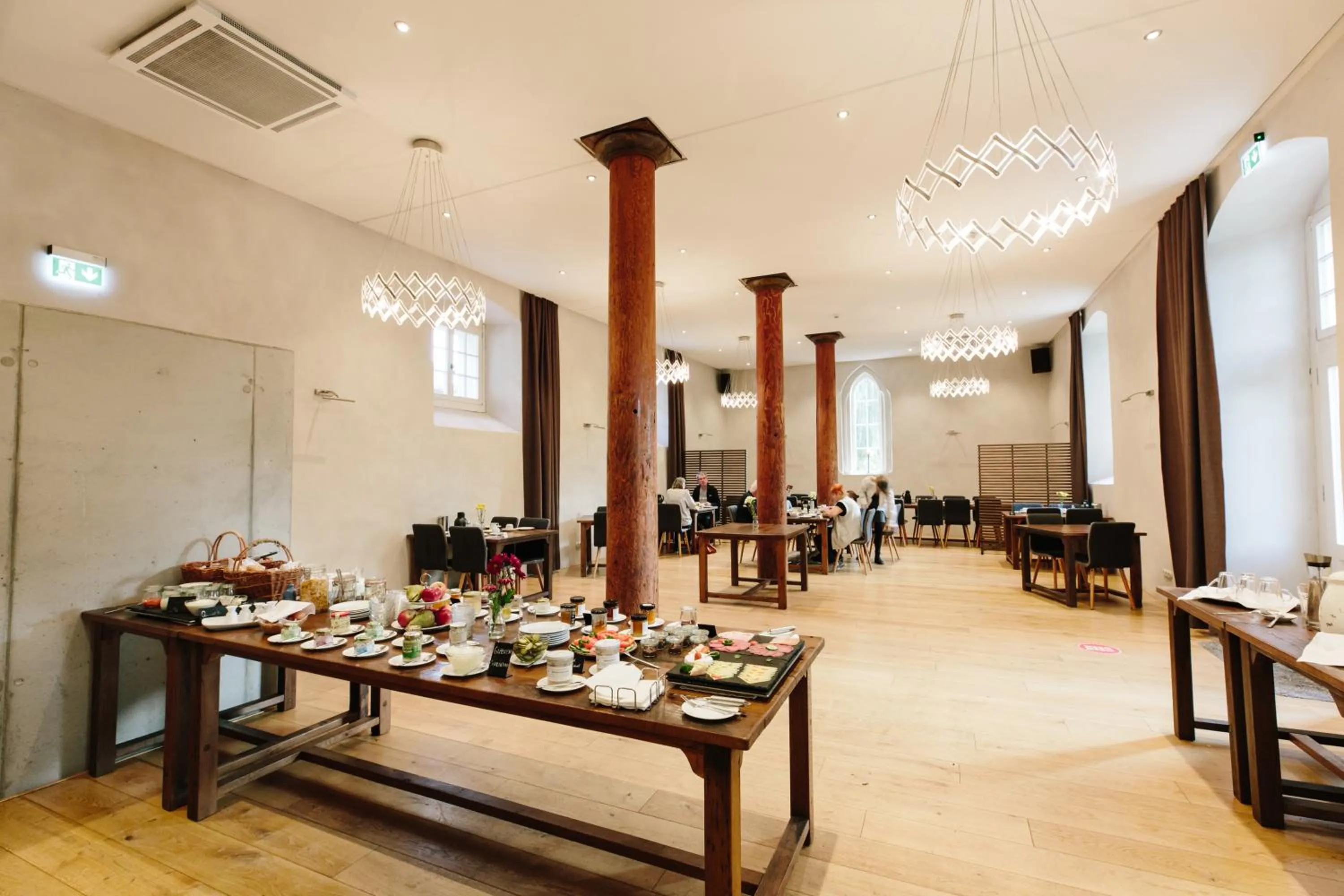 Restaurant/places to eat in Schloss Beuchow