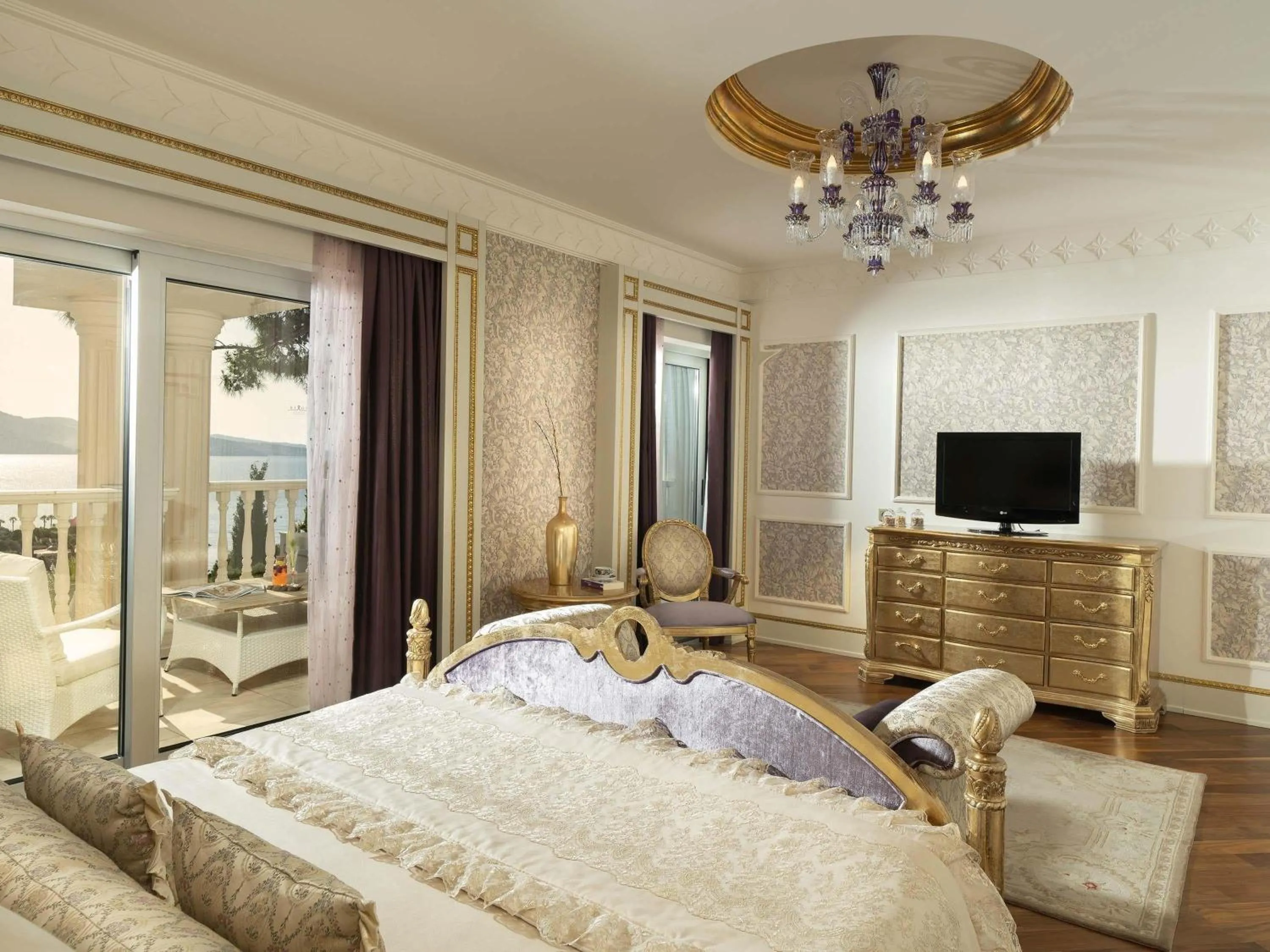 Bedroom, Bed in Rixos Premium Bodrum