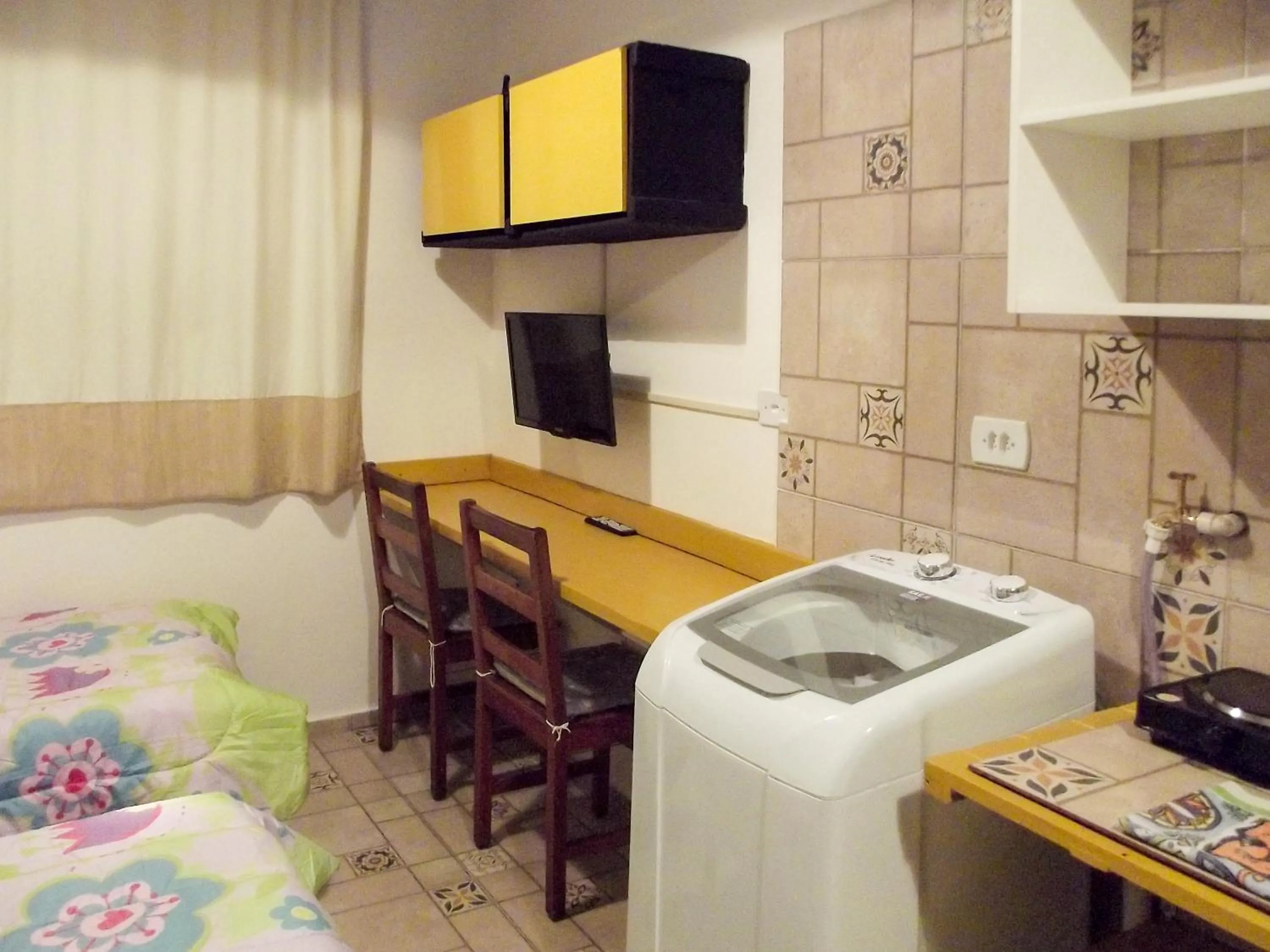 TV and multimedia in BH Studios Hotel Brás