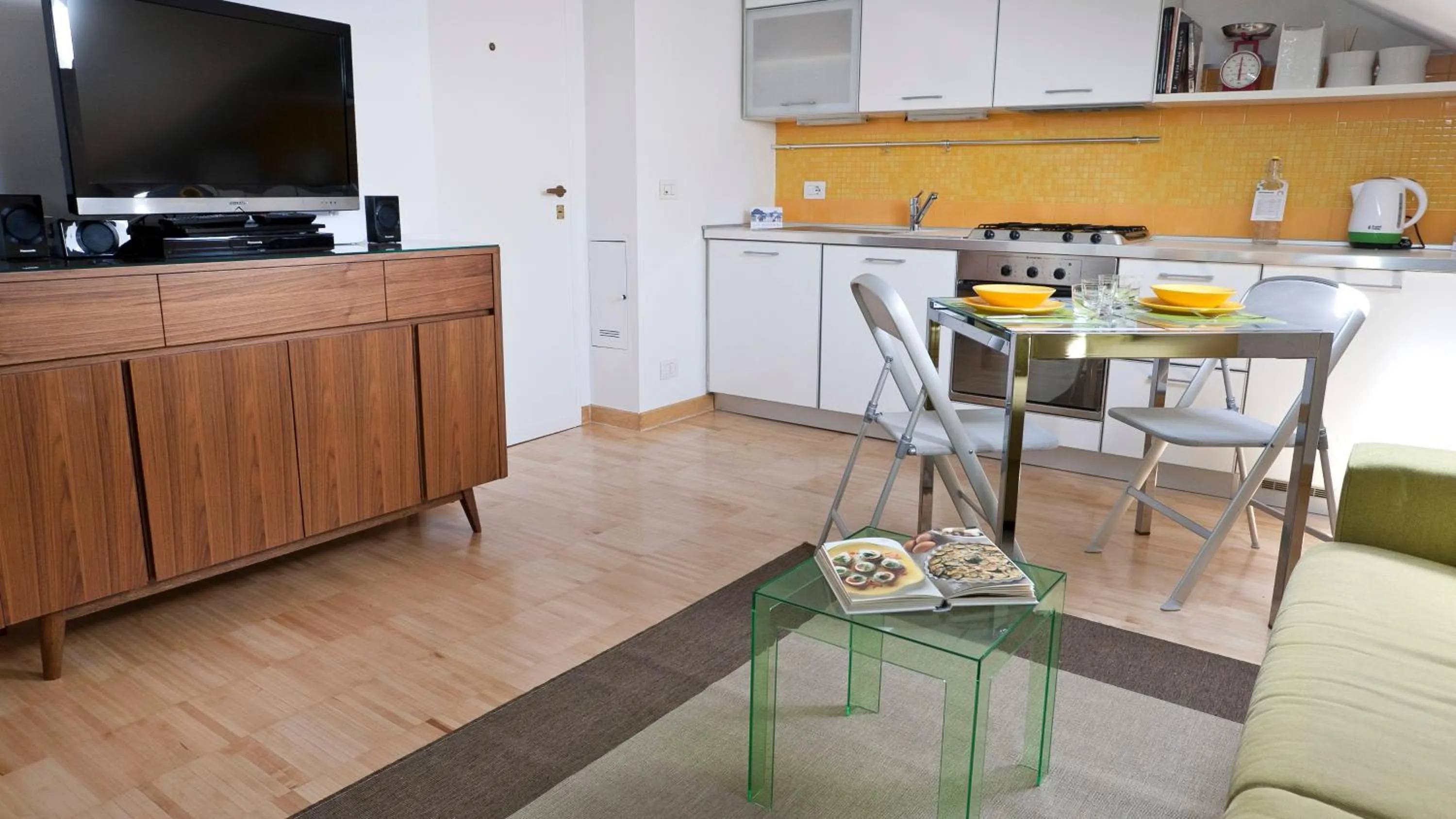 Photo of the whole room in Italianway Easy - Alessi 10