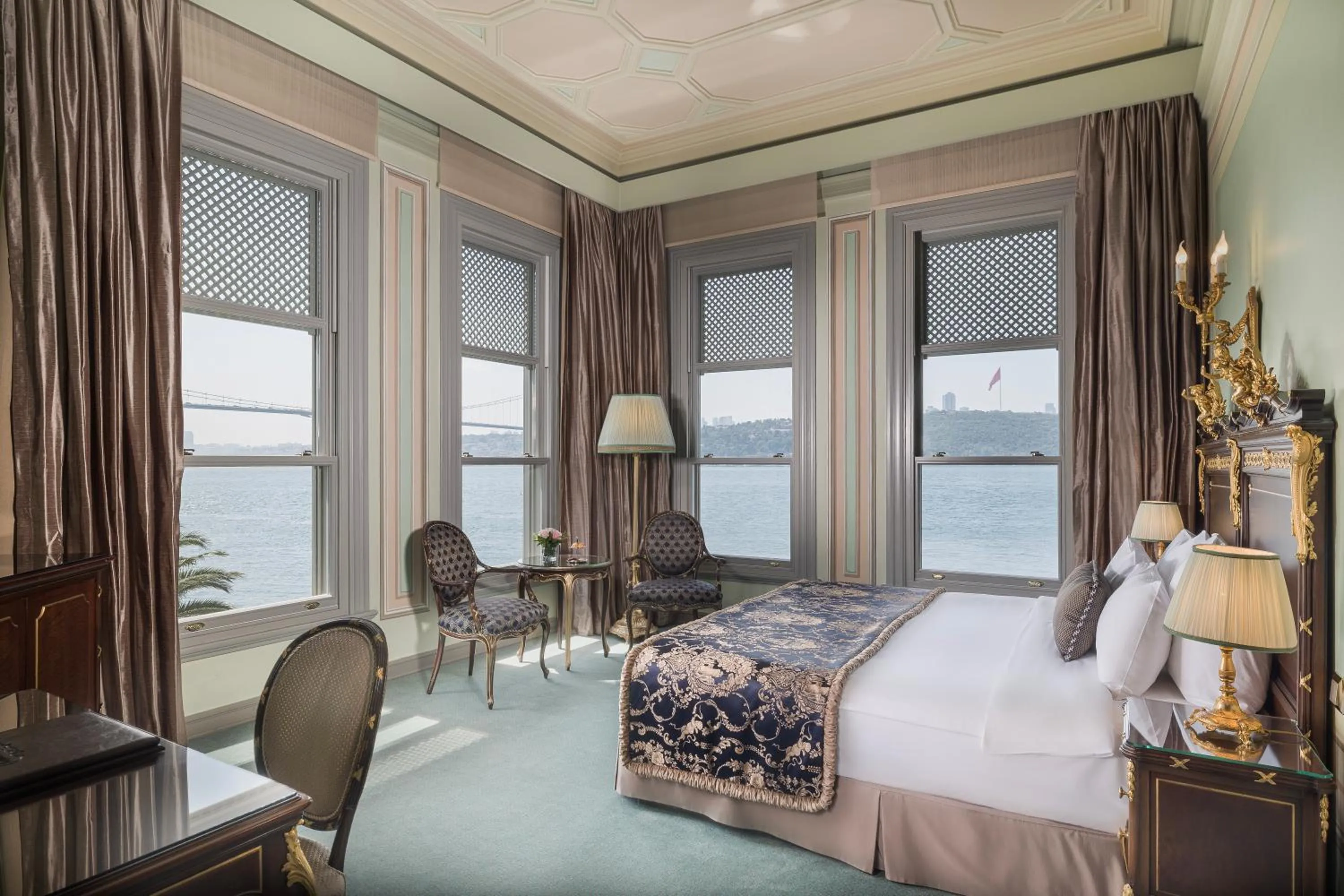Bed in Bosphorus Palace Hotel