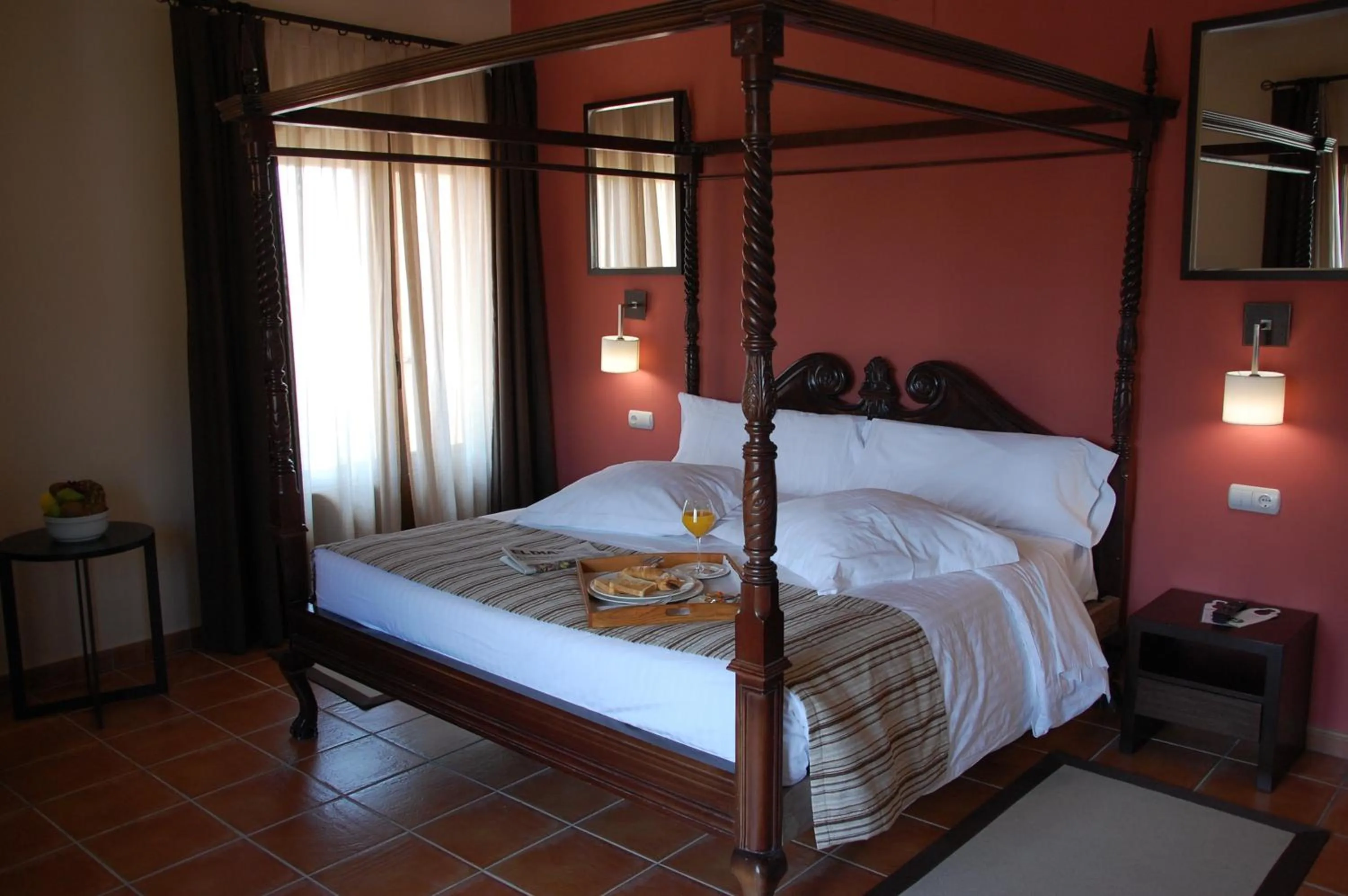Bed in Hotel Convento Del Giraldo