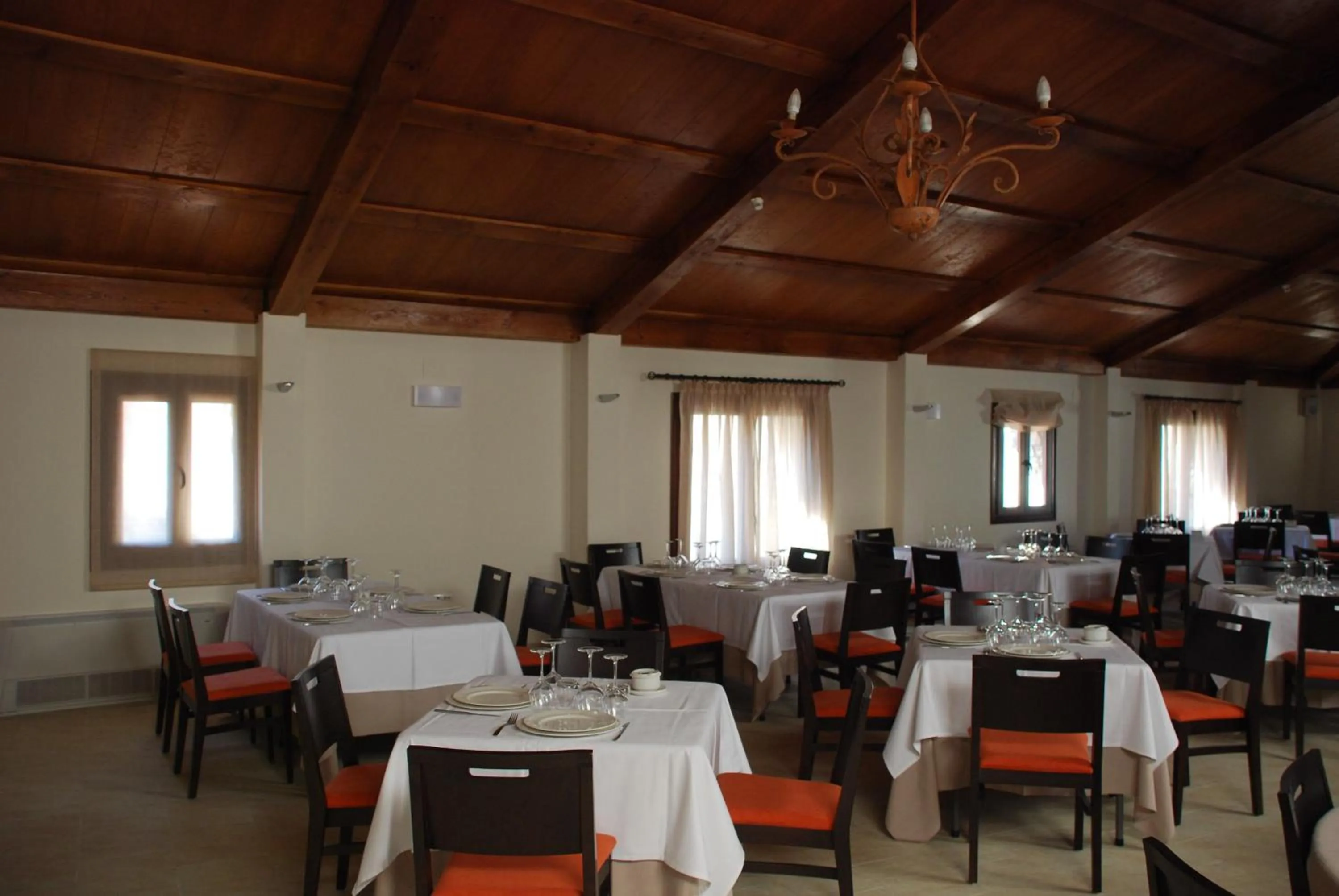 Restaurant/places to eat in Hotel Convento Del Giraldo