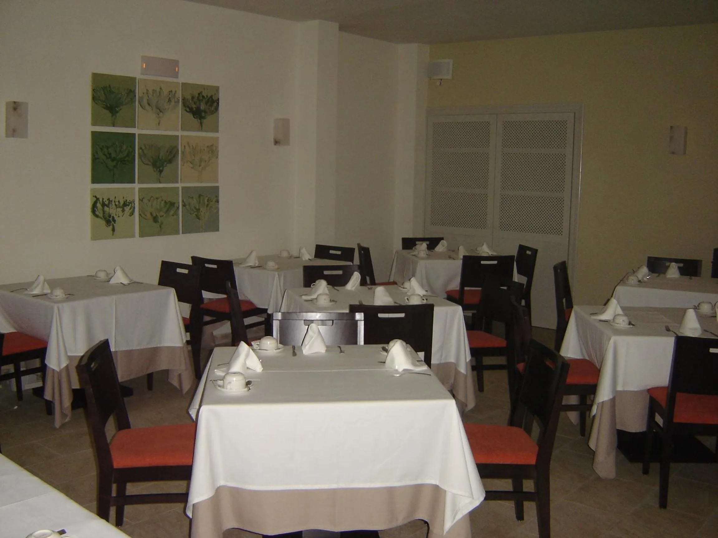 Restaurant/places to eat in Hotel Convento Del Giraldo