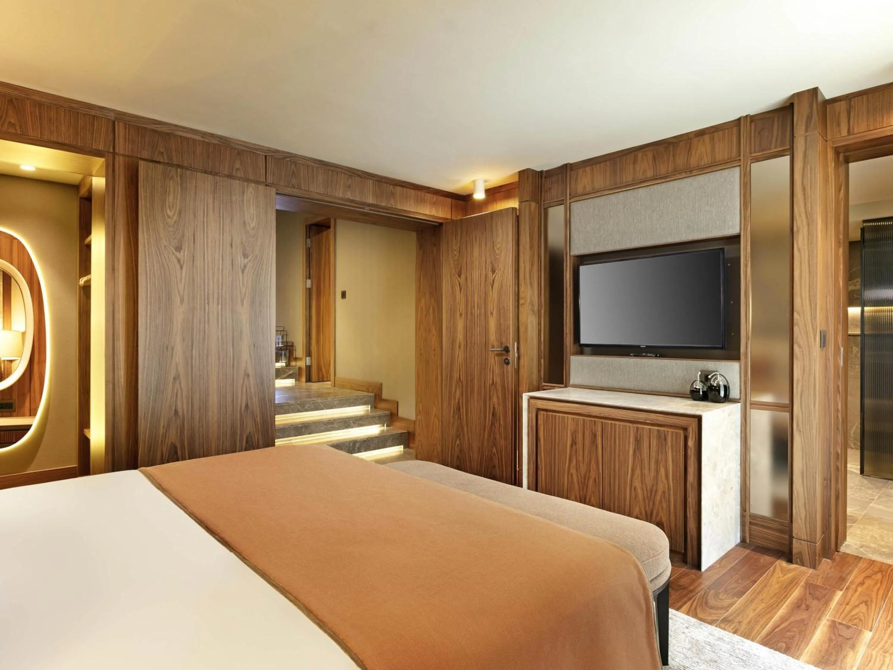 Bedroom, Bed in Rixos Sungate - The Land of Legends Access