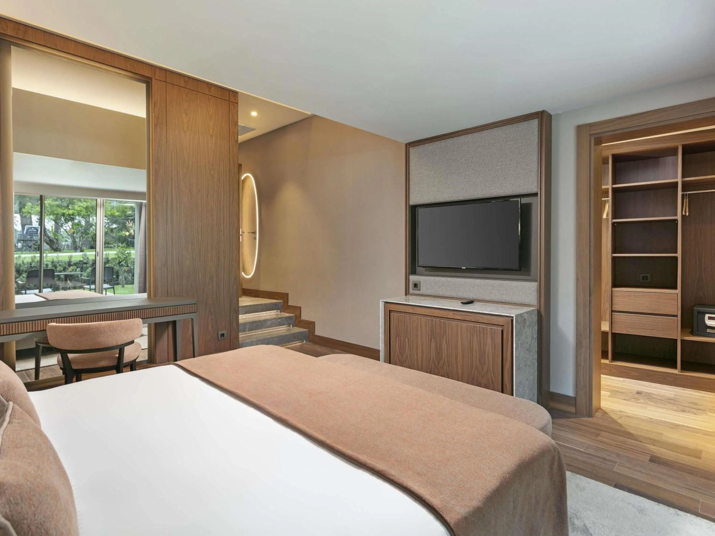 Bedroom, Bed in Rixos Sungate - The Land of Legends Access