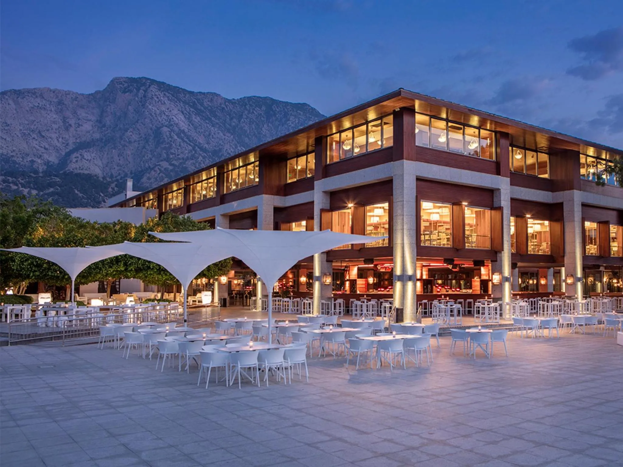 Lounge or bar in Rixos Sungate - The Land of Legends Access