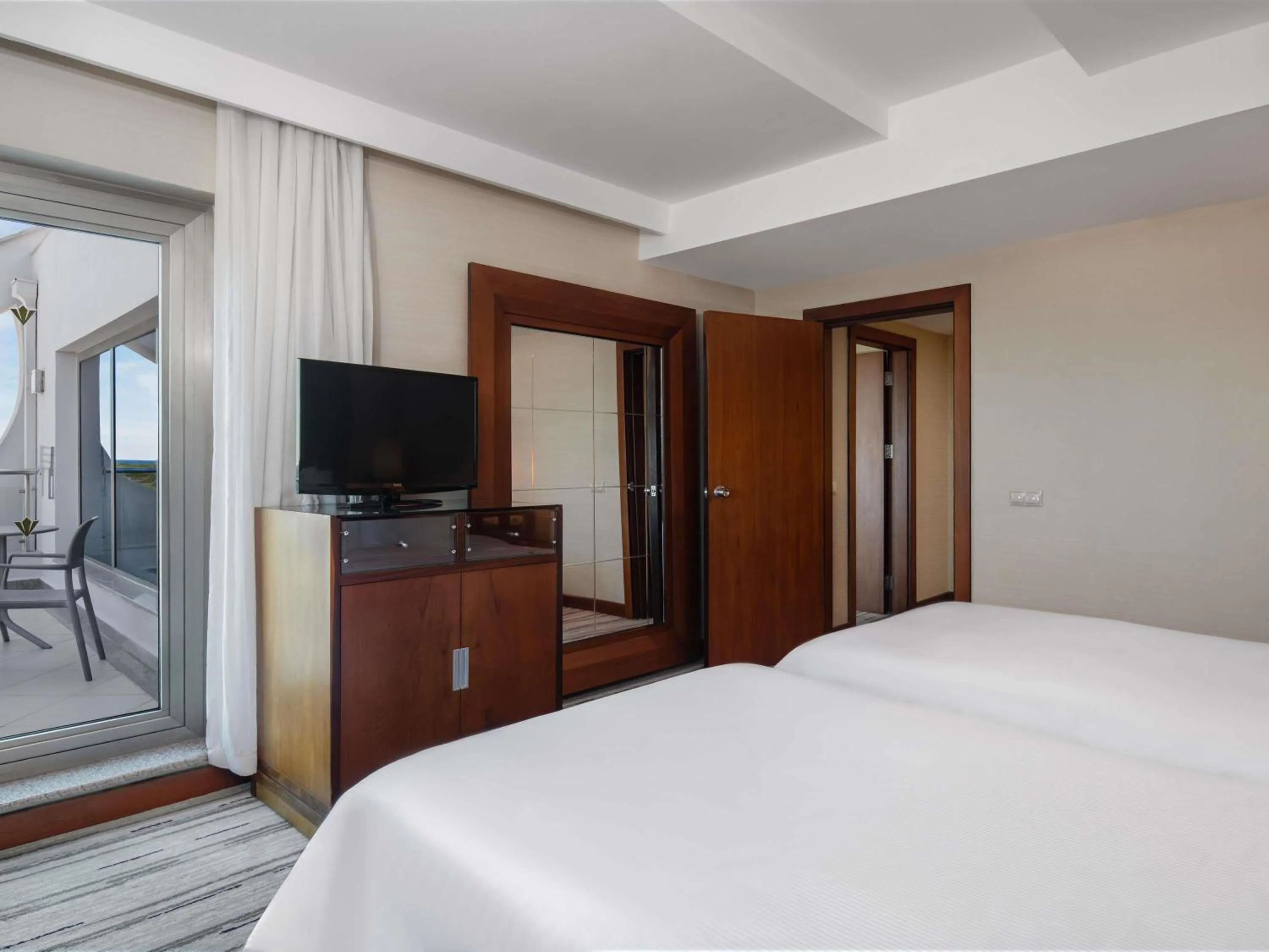 Bedroom, Bed in Rixos Sungate - The Land of Legends Access