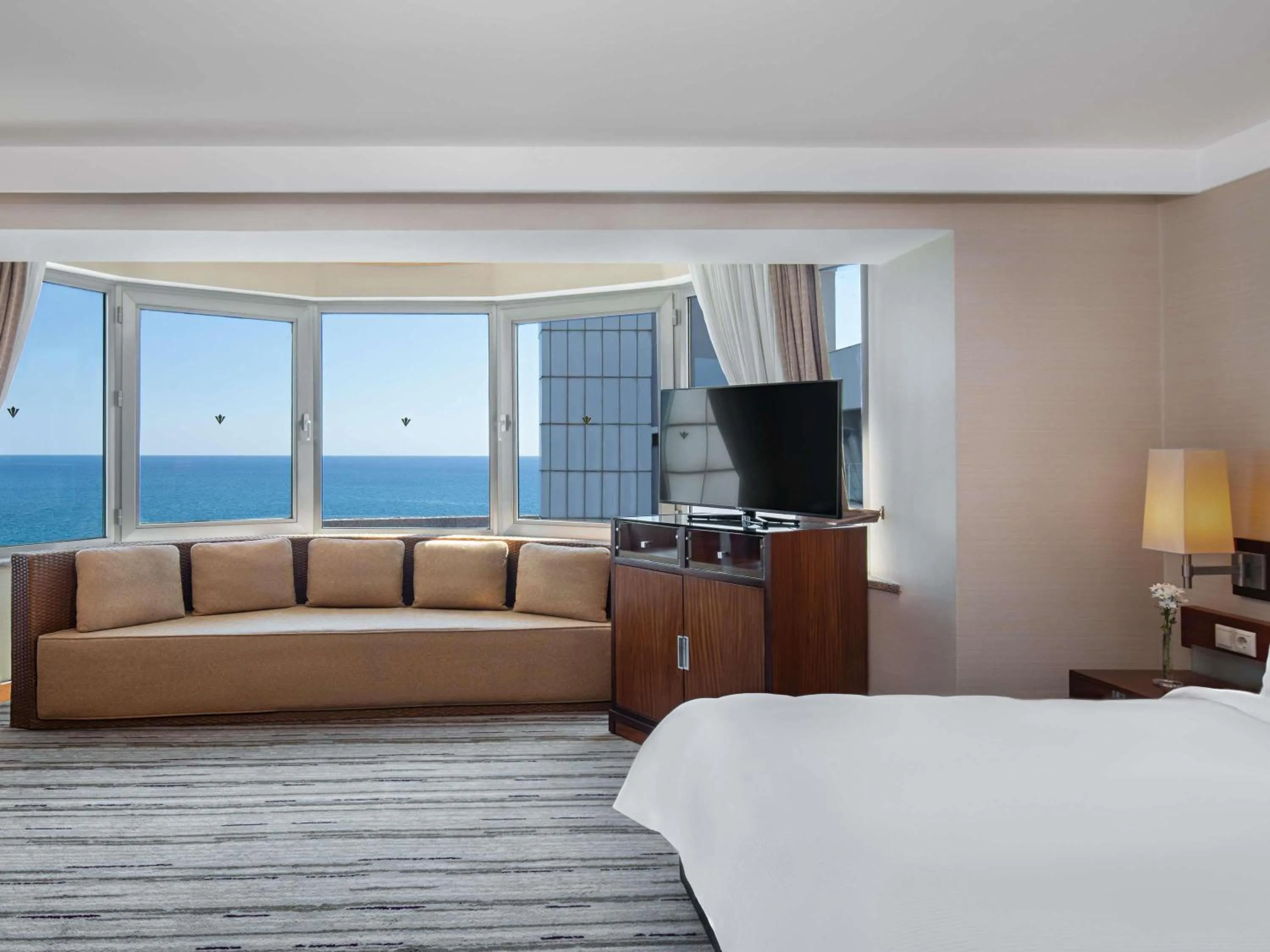 Bedroom, Bed in Rixos Sungate - The Land of Legends Access