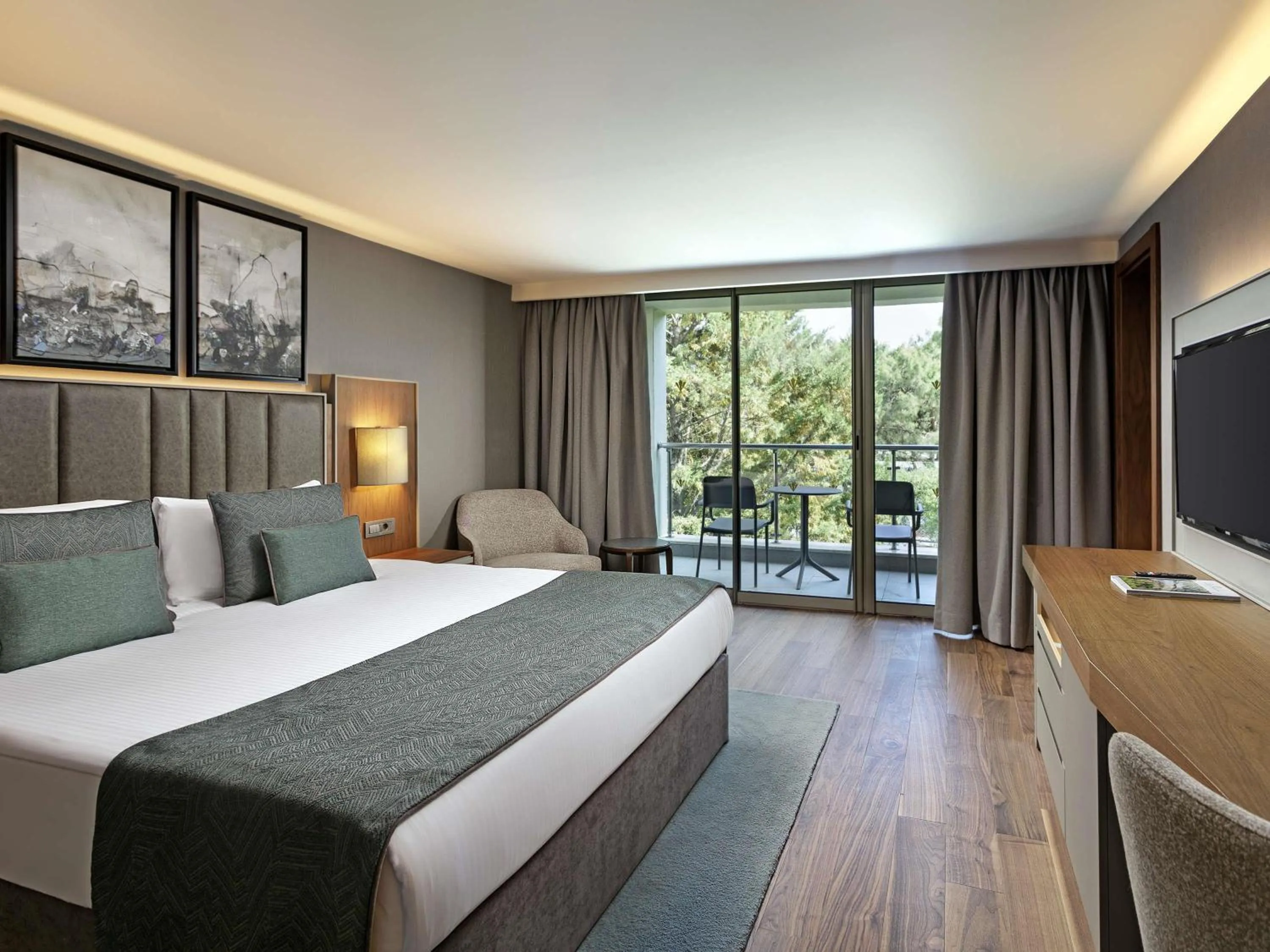 Bedroom, Bed in Rixos Sungate - The Land of Legends Access