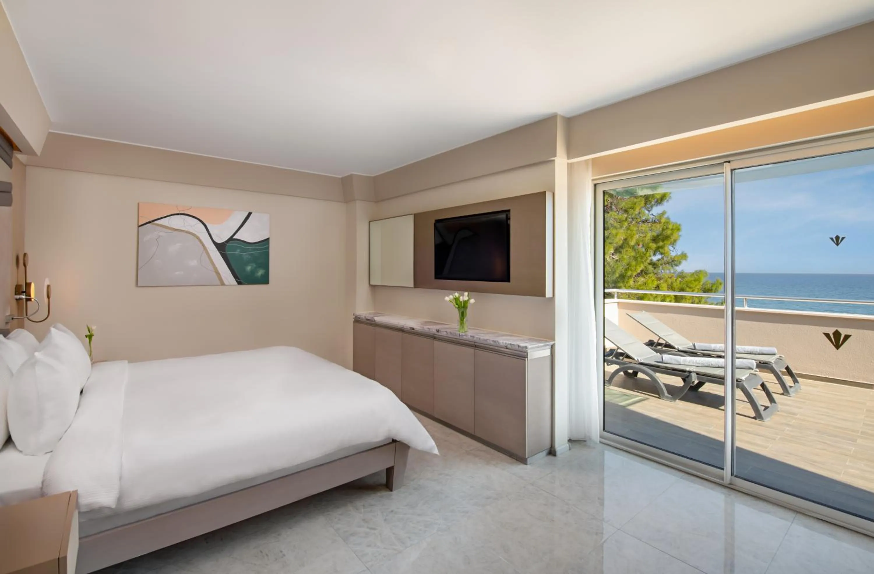 Bed in Rixos Premium Tekirova - The Land of Legends Access