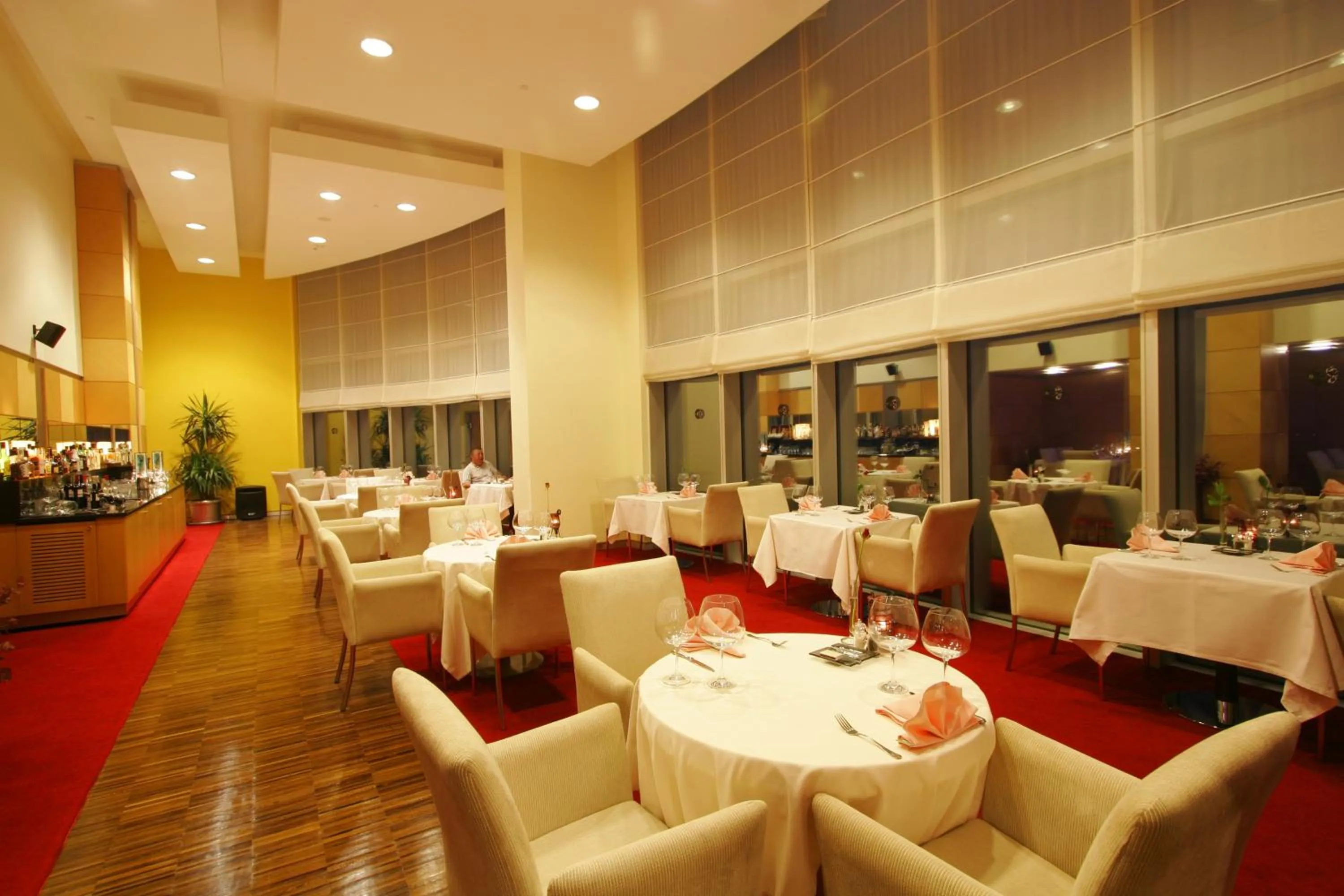 Restaurant/places to eat in Grand Hotel Konya