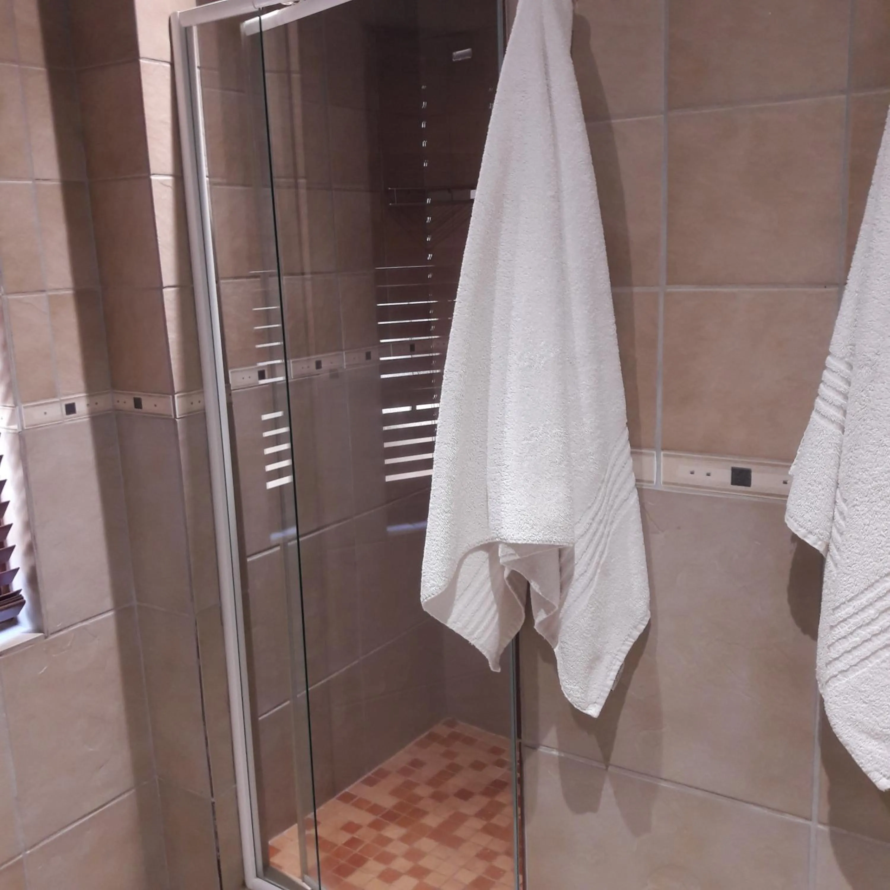 Shower in Whispering Pines Country Estate