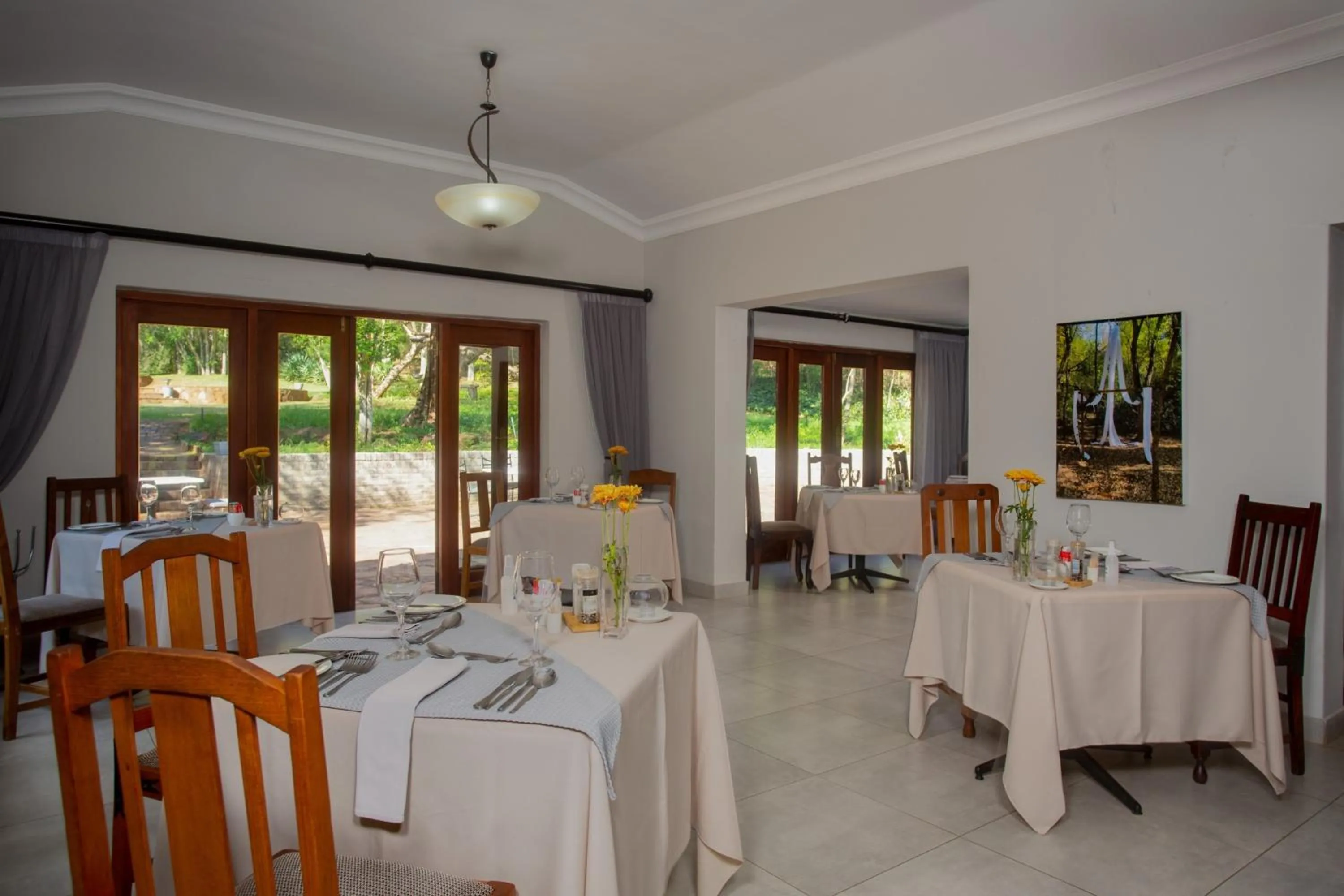 Restaurant/places to eat in Whispering Pines Country Estate