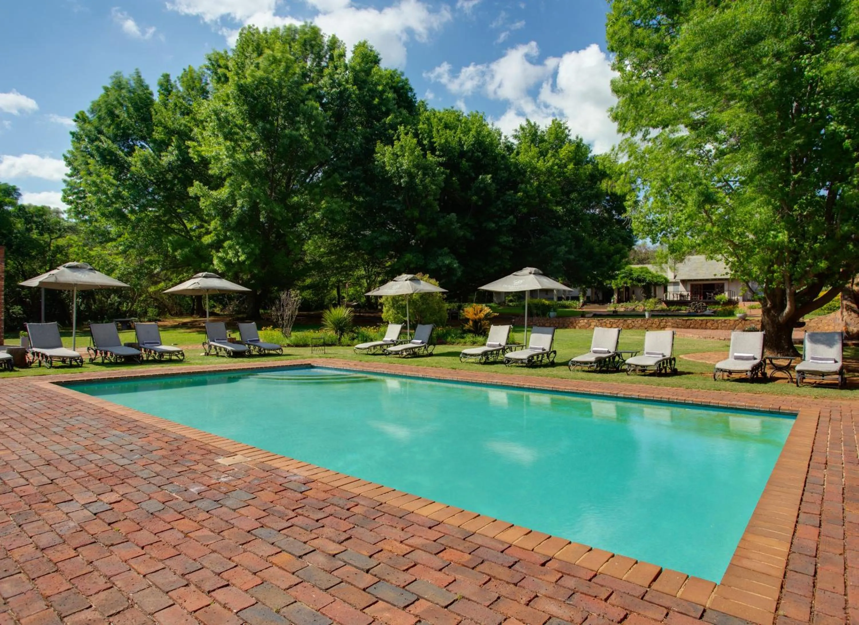 Swimming pool in Whispering Pines Country Estate