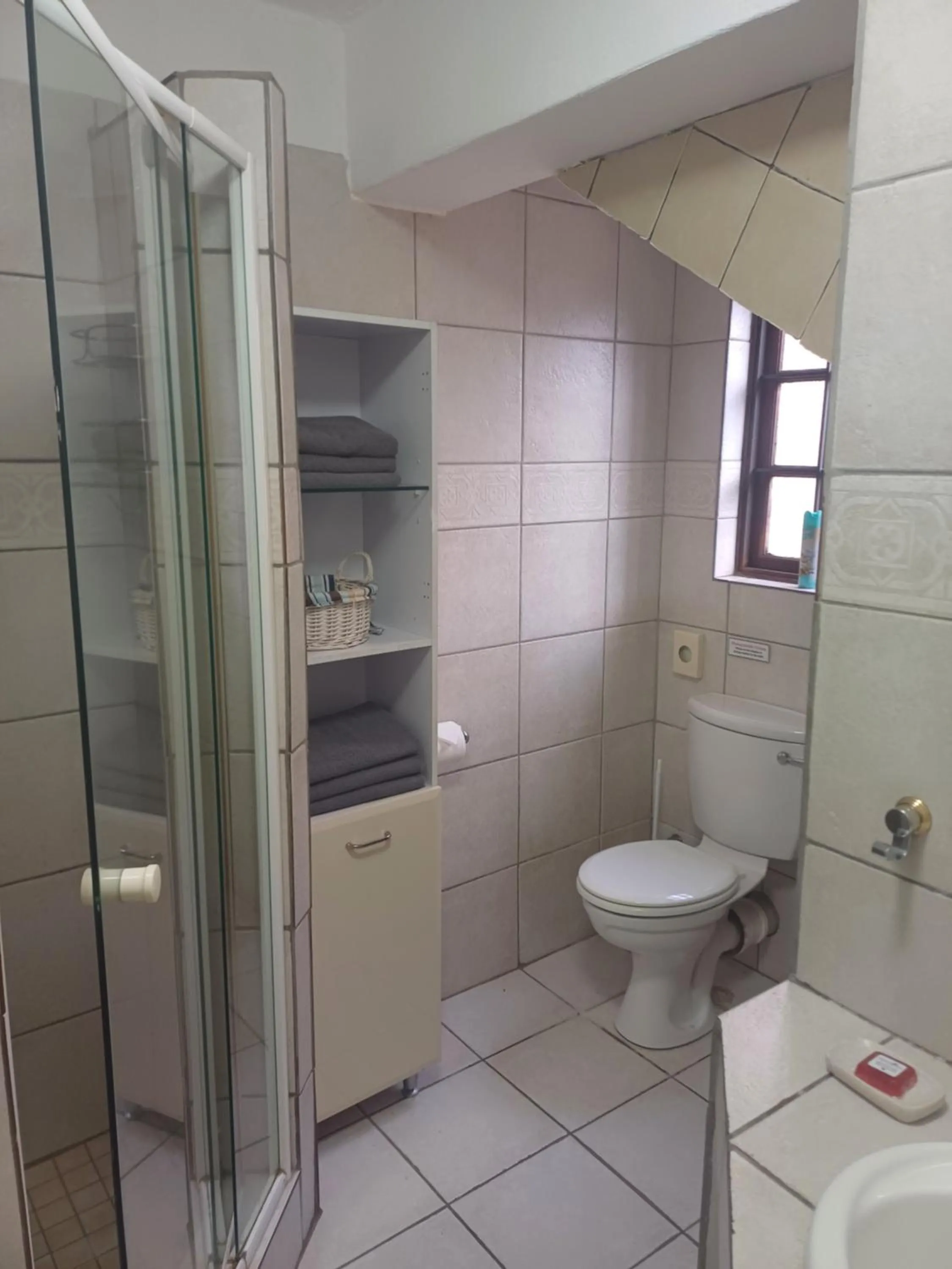Shower in Whispering Pines Country Estate