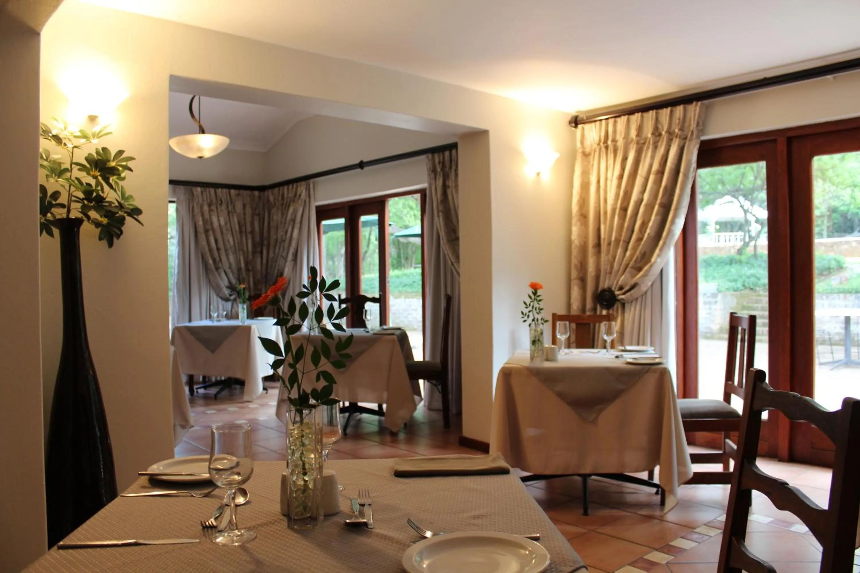 Restaurant/places to eat in Whispering Pines Country Estate