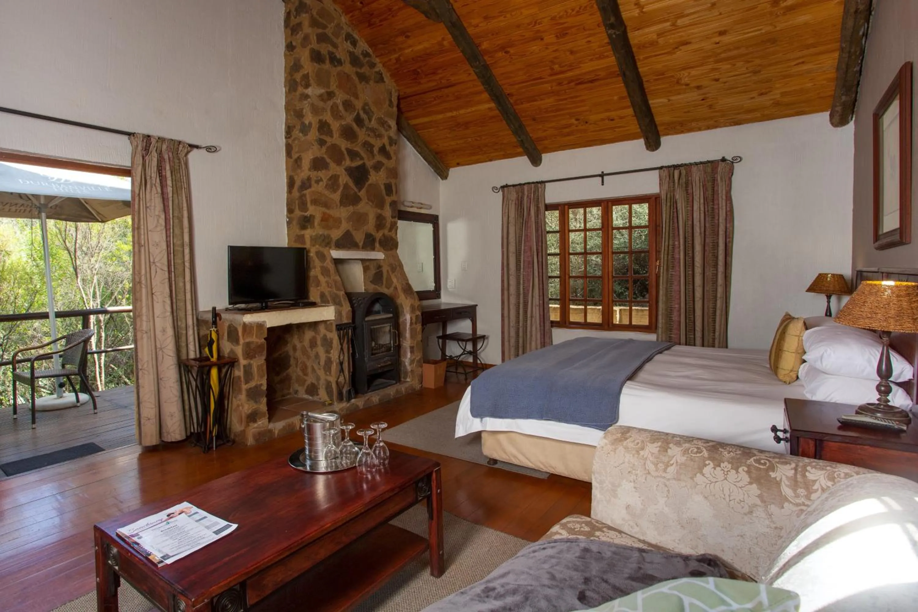 Photo of the whole room in Whispering Pines Country Estate