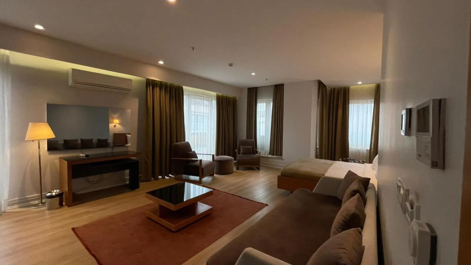 Photo of the whole room in Misafir Suites 8 Istanbul