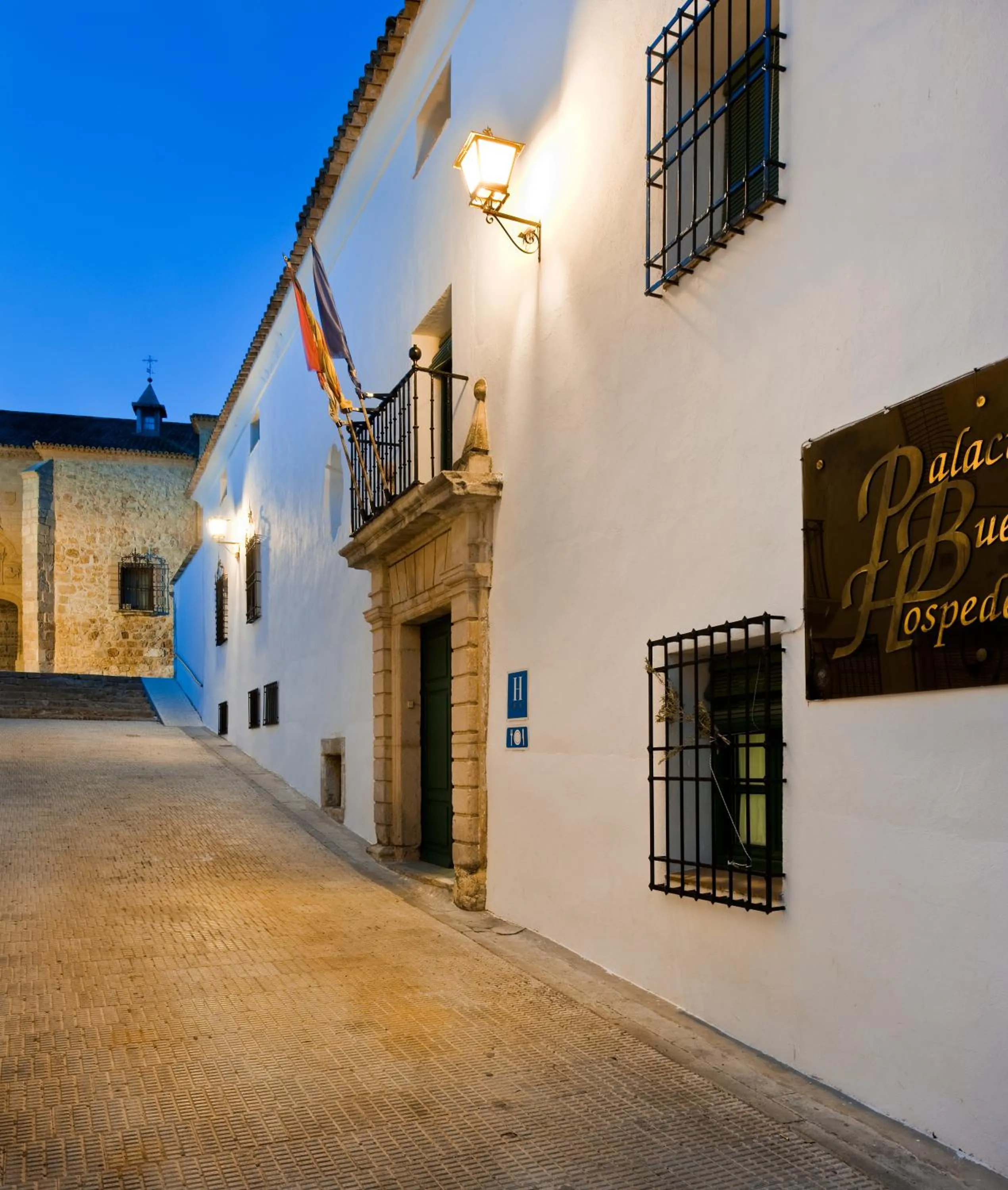 Facade/entrance in Hotel Palacio Buenavista