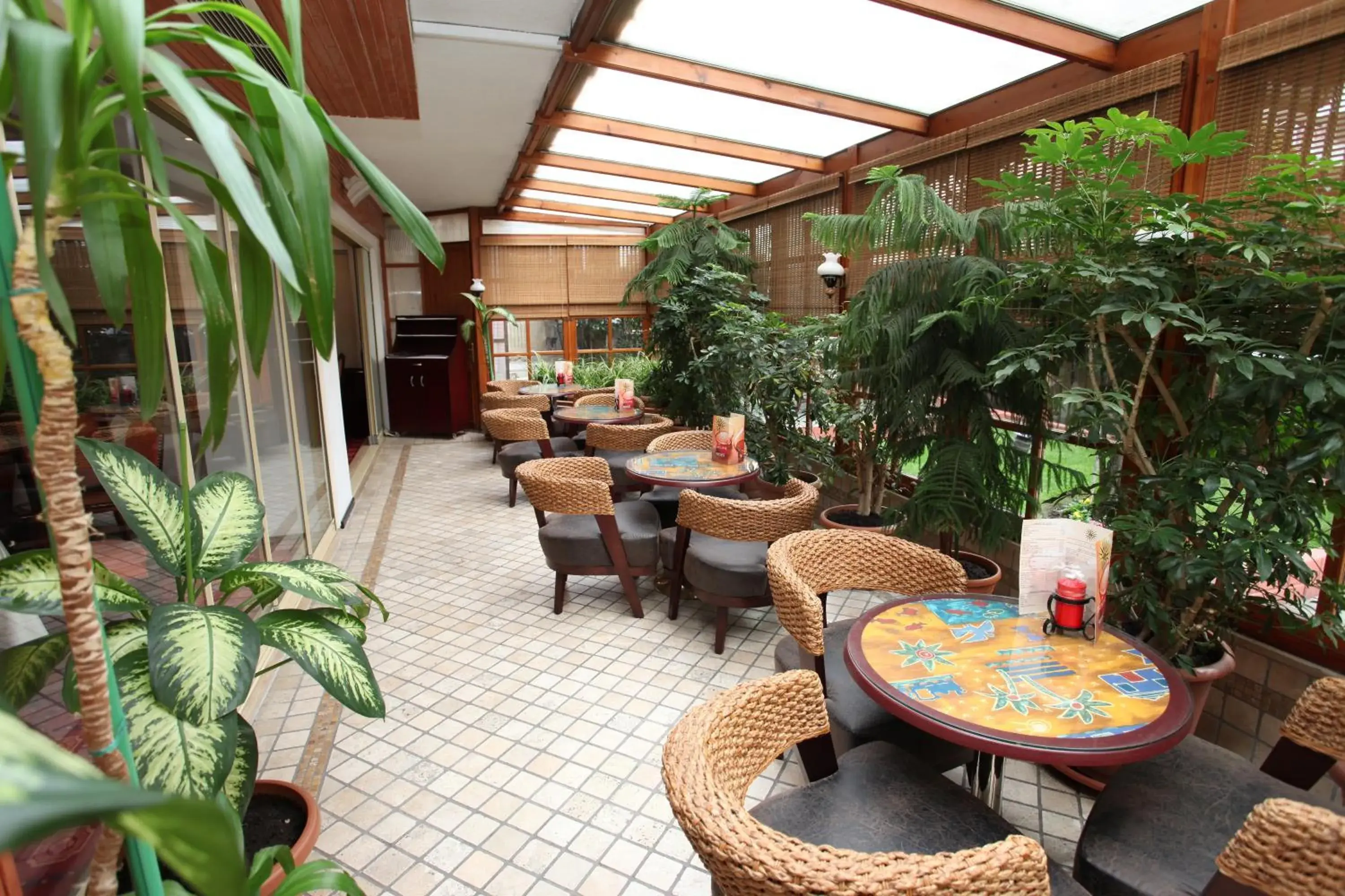 Restaurant/places to eat in Güneş Hotel Merter Restaurant/places to eat in Güneş Hotel Merter