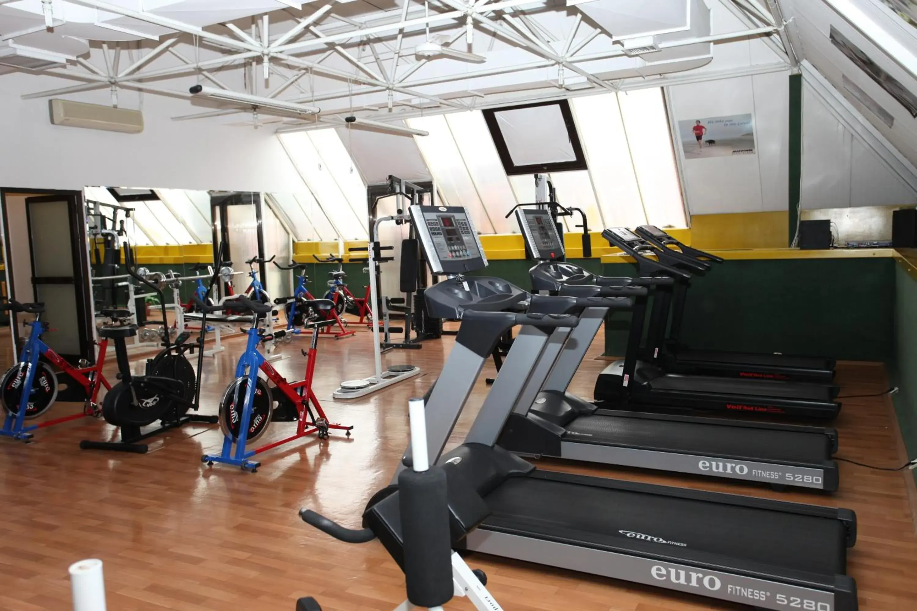 Fitness centre/facilities in Güneş Hotel Merter Fitness centre/facilities in Güneş Hotel Merter