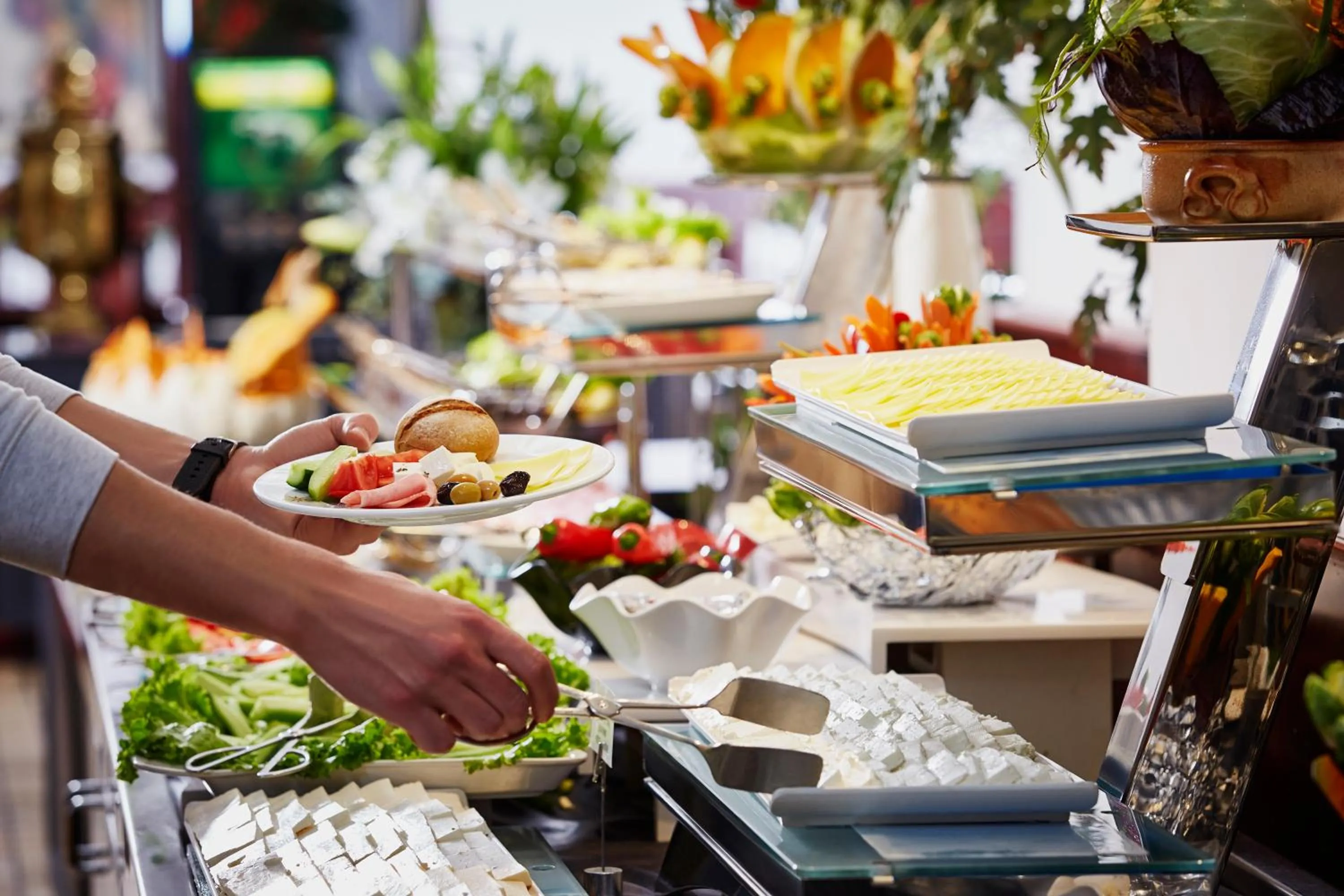 Buffet breakfast in Güneş Hotel Merter