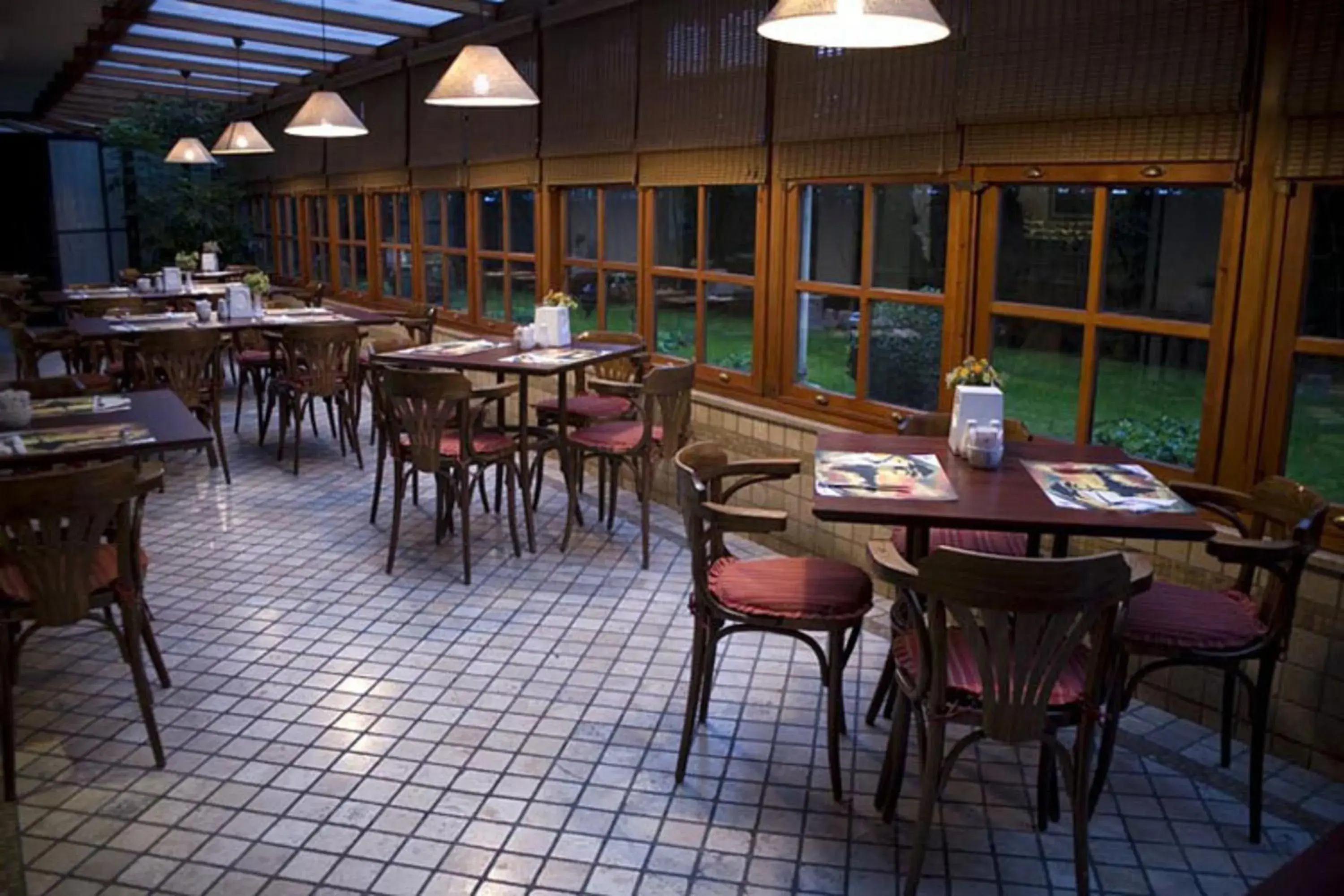 Restaurant/places to eat in Güneş Hotel Merter Restaurant/places to eat in Güneş Hotel Merter