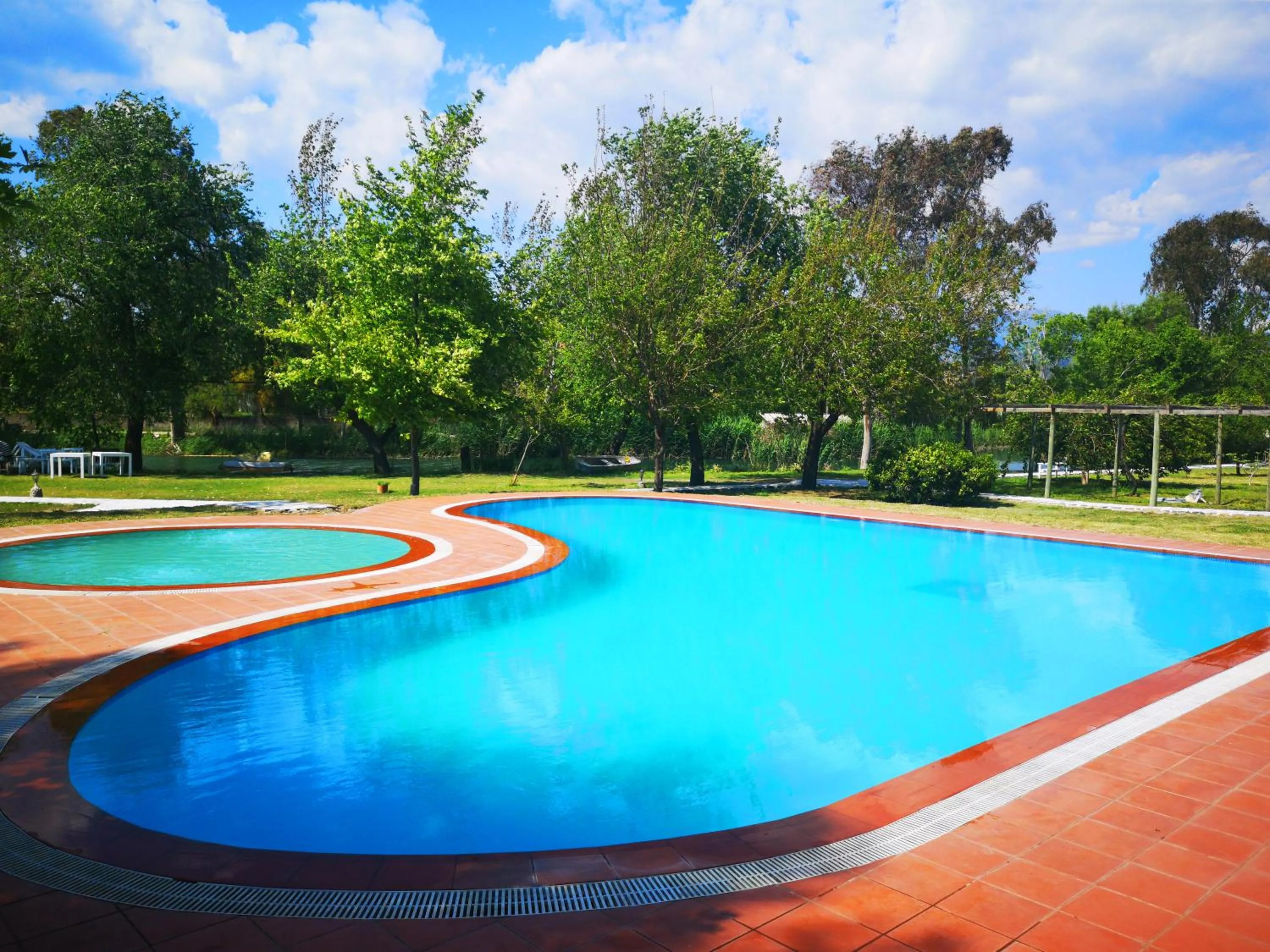 Swimming pool in Yonca Lodge