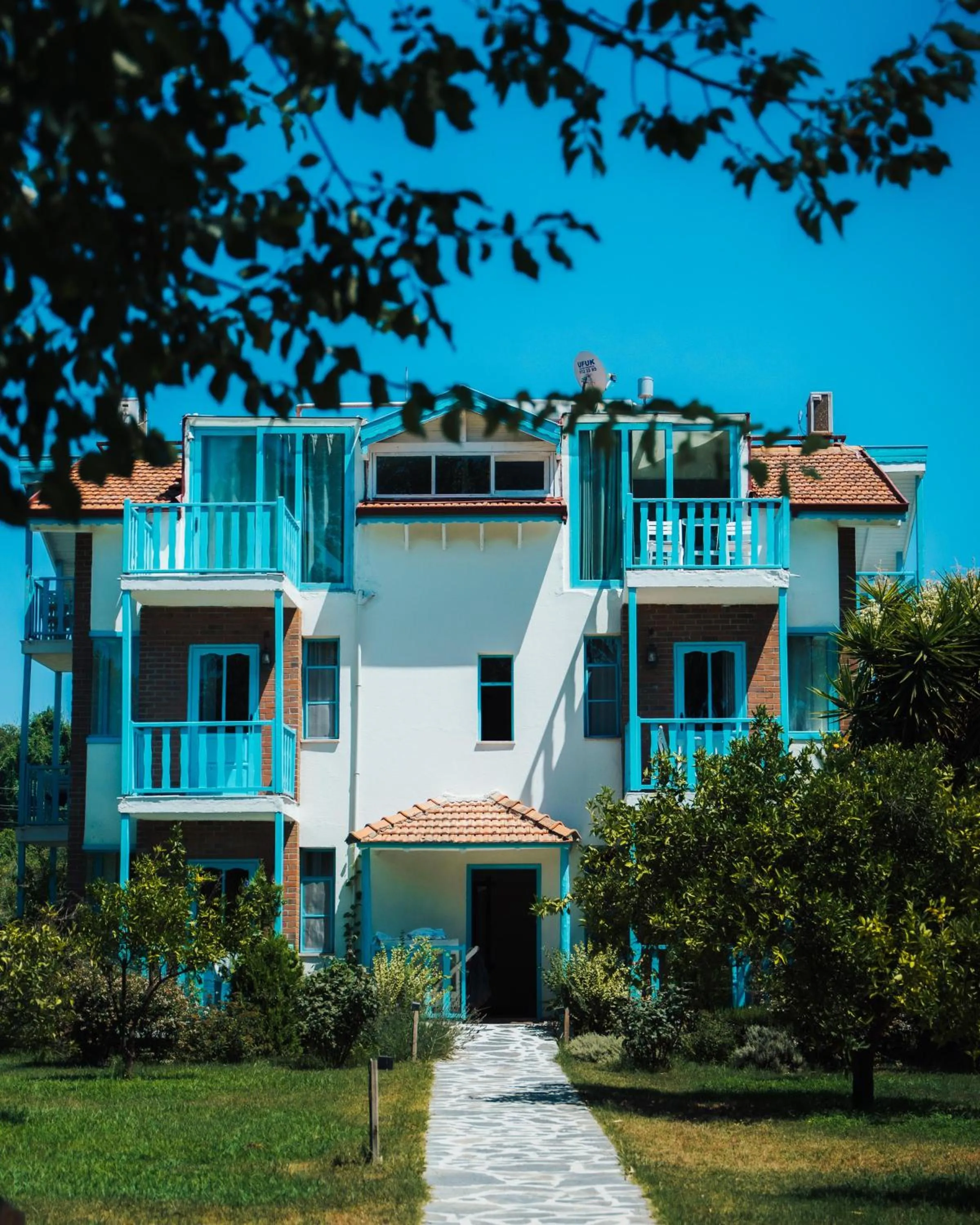 Property building in Yonca Lodge