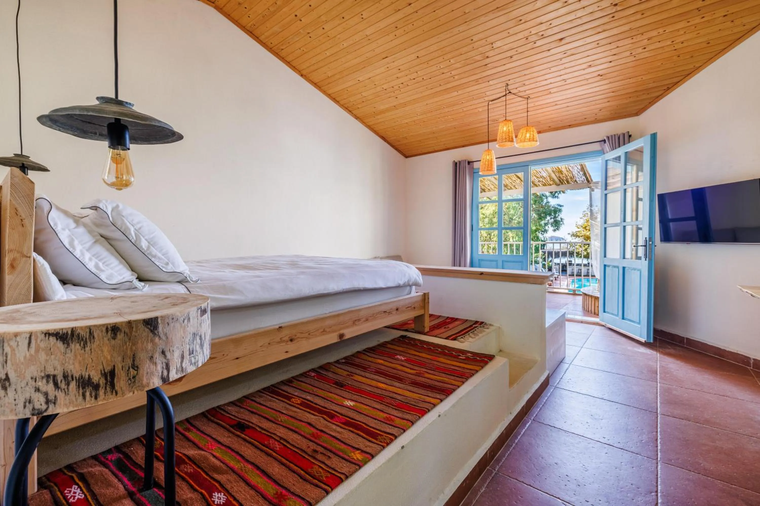 Photo of the whole room, Bed in Yonca Lodge