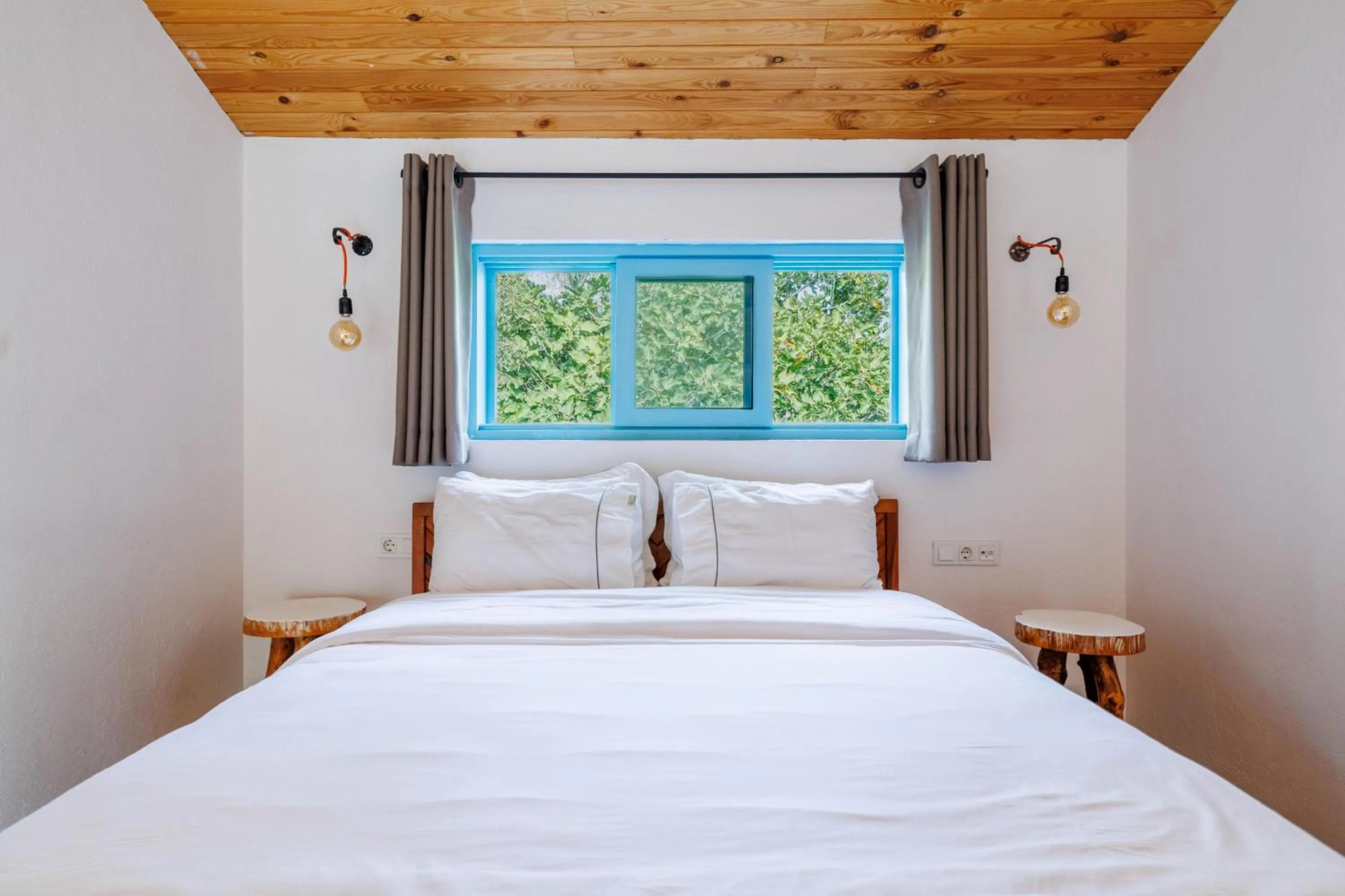 Photo of the whole room, Bed in Yonca Lodge