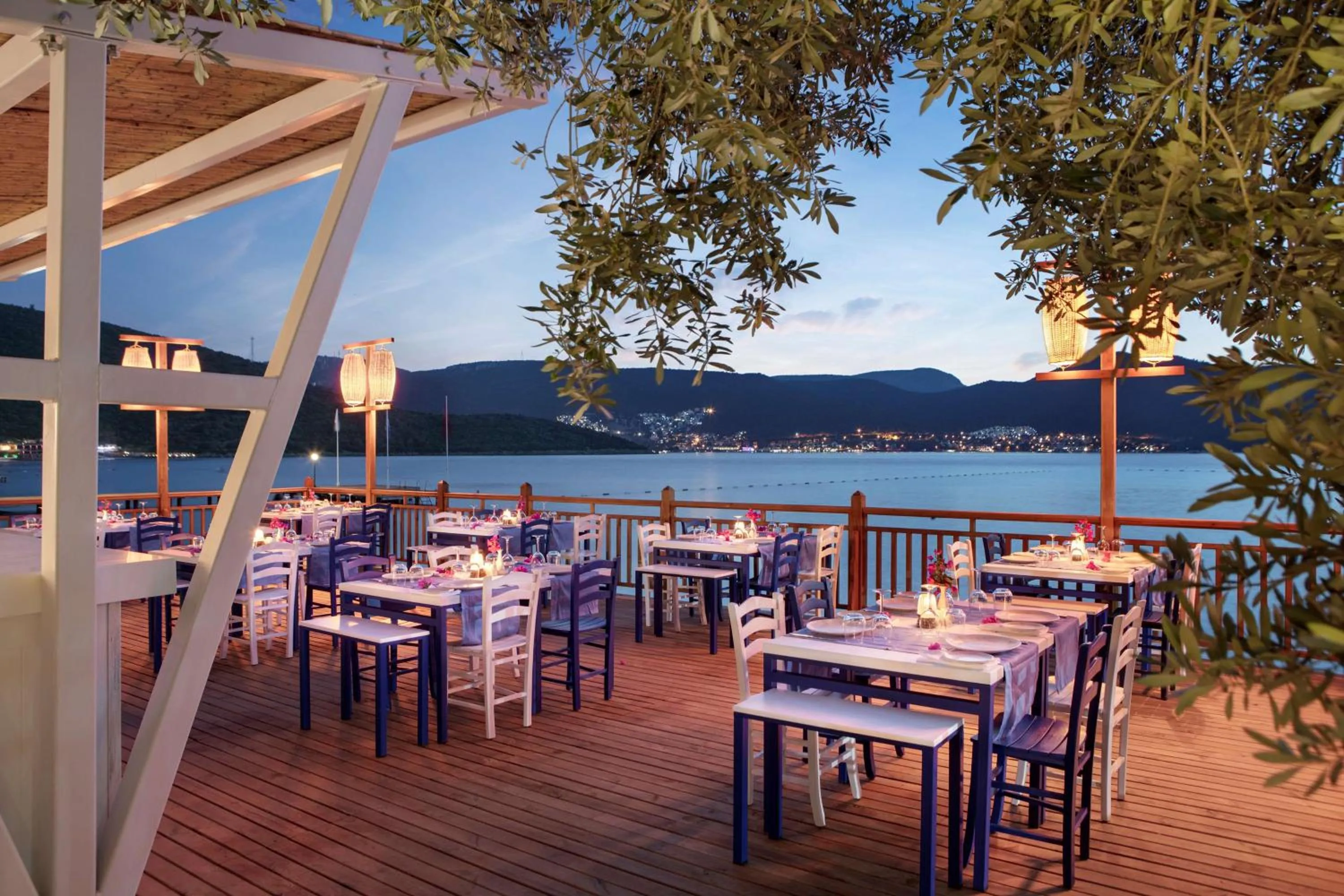 Restaurant/places to eat in DoubleTree by Hilton Bodrum Isil Club Ultra All-Inclusive Resort
