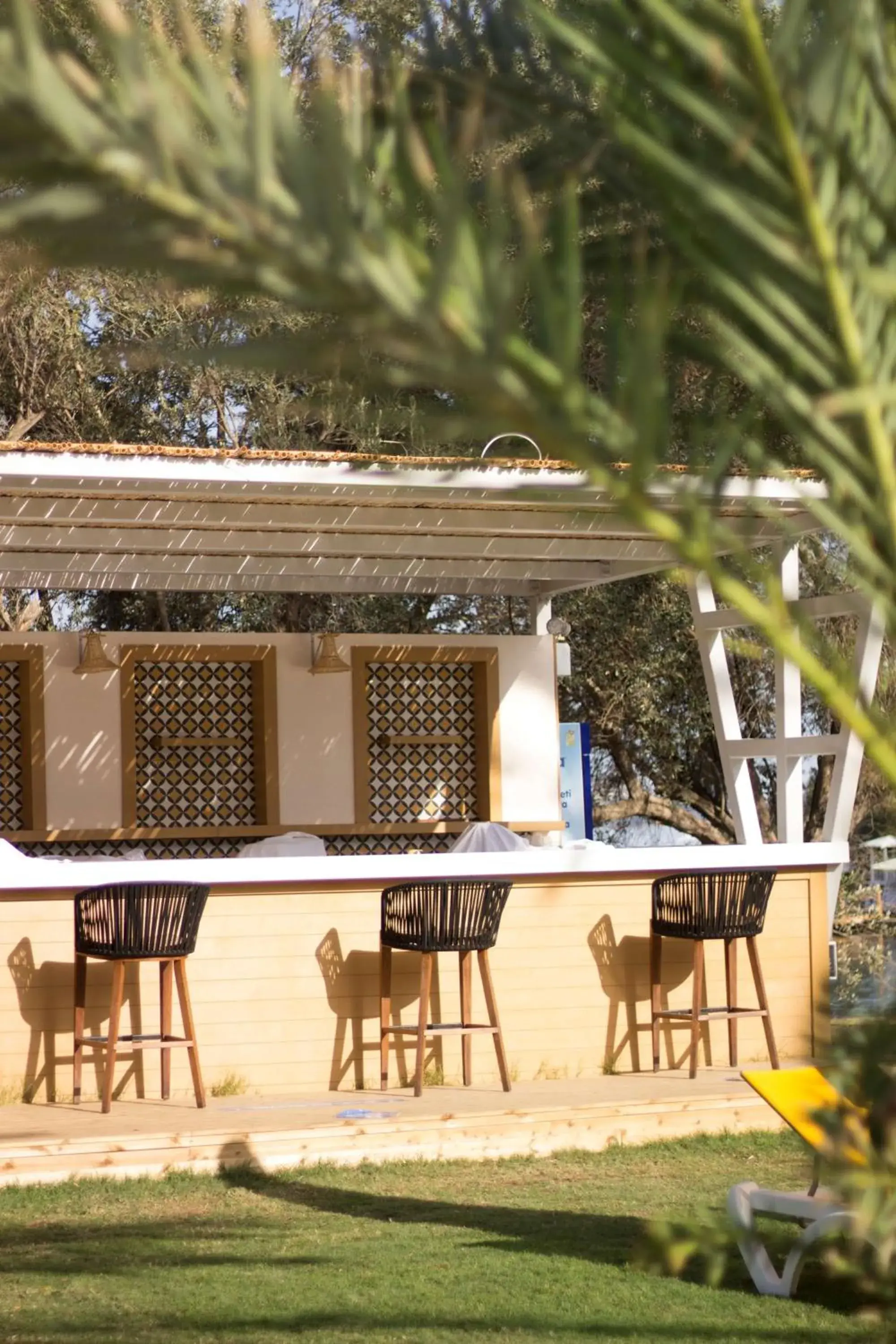Lounge or bar in DoubleTree by Hilton Bodrum Isil Club Ultra All-Inclusive Resort Lounge or bar in DoubleTree by Hilton Bodrum Isil Club Ultra All-Inclusive Resort