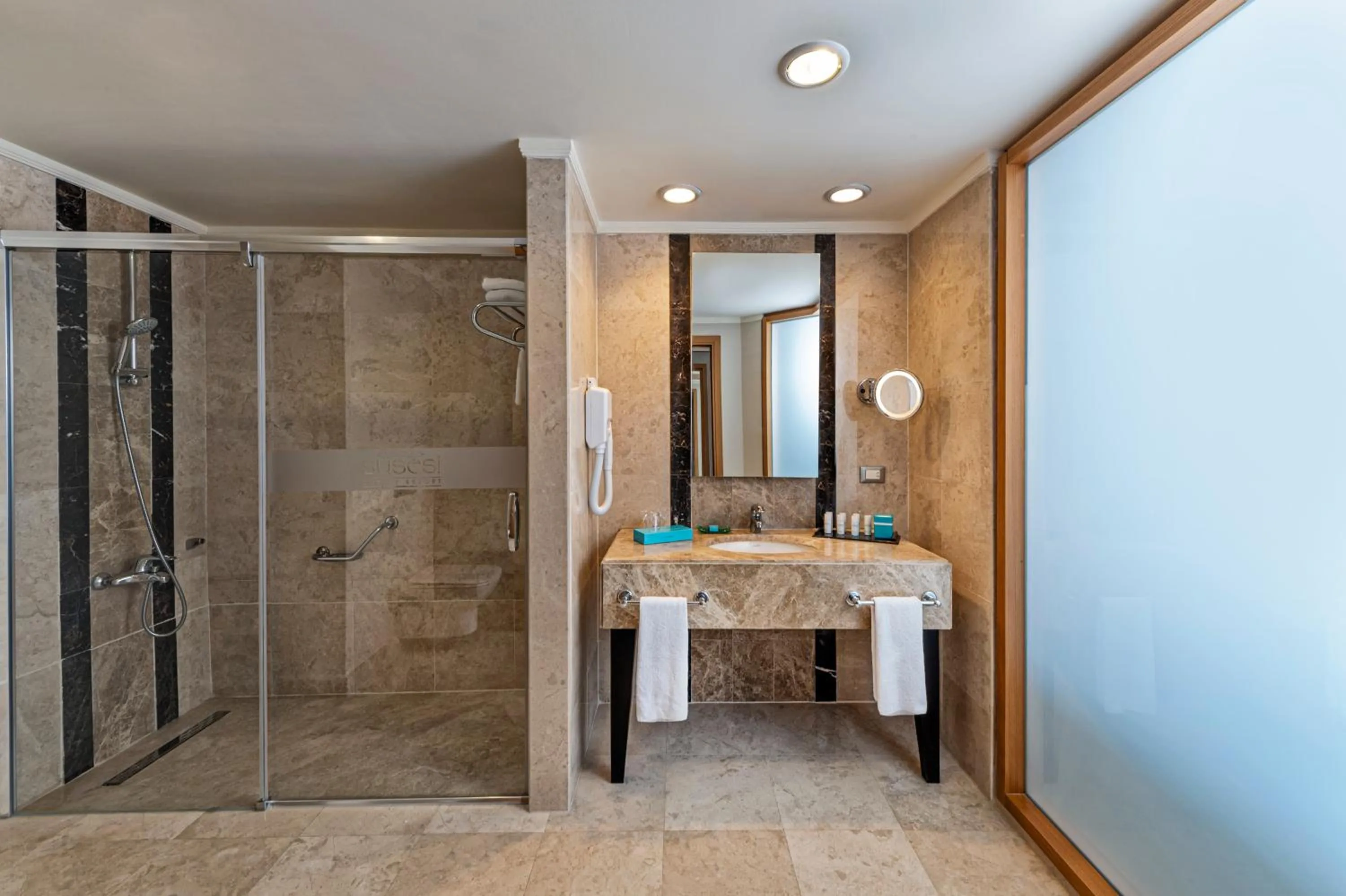 Shower in Susesi Luxury Resort